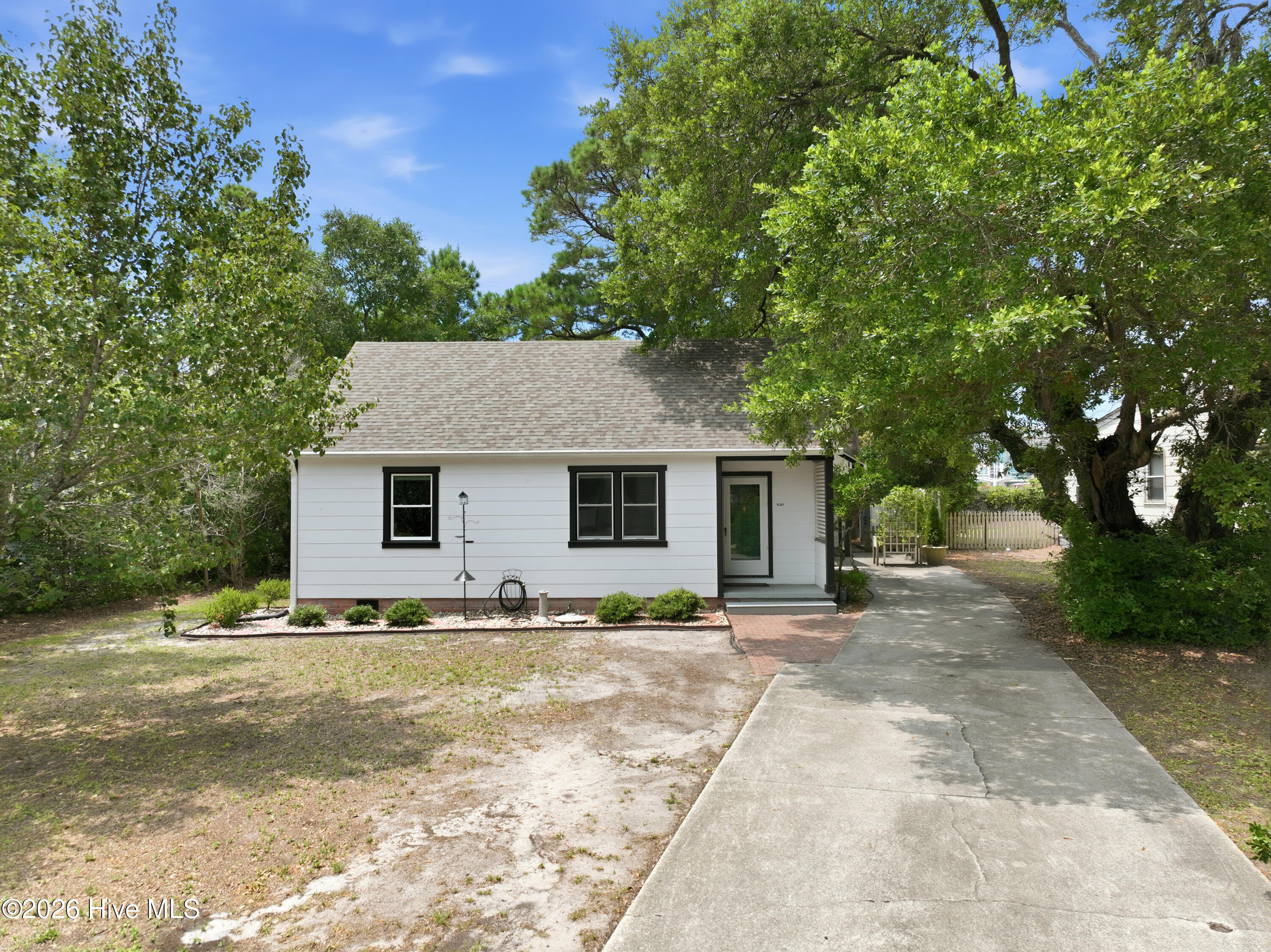 109 Noyes Avenue