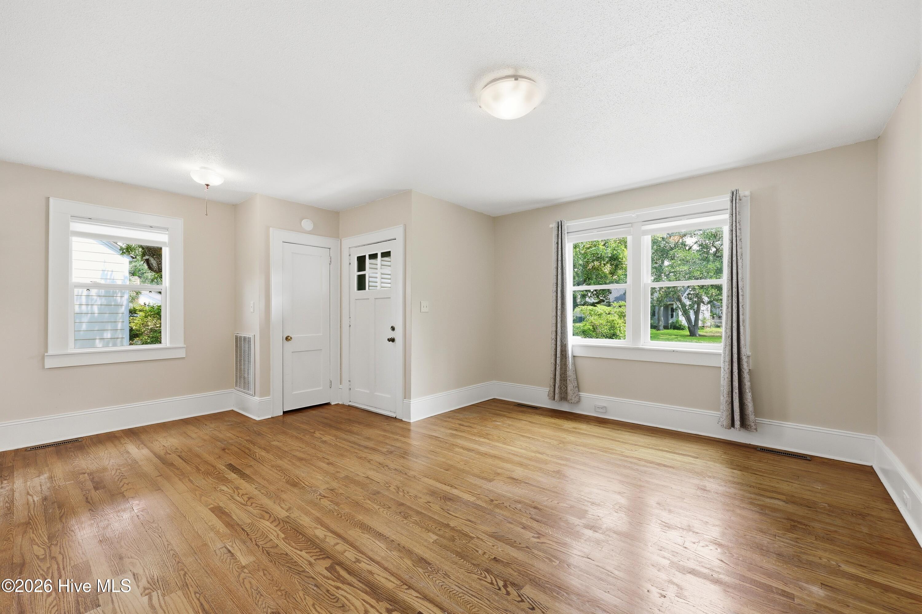 109 Noyes Avenue Property Photo 7