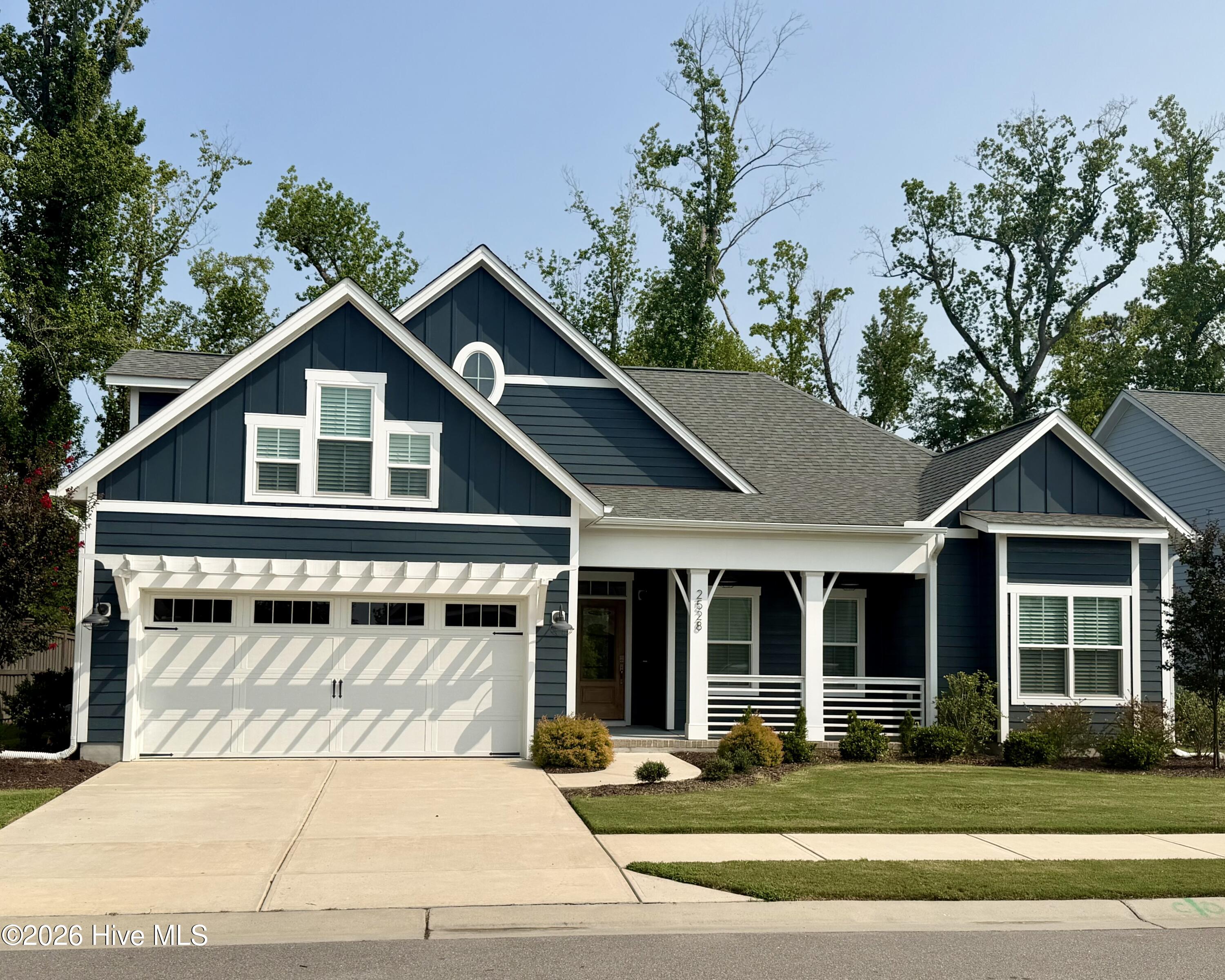 2528 Lakeside Circle Property Photo 1