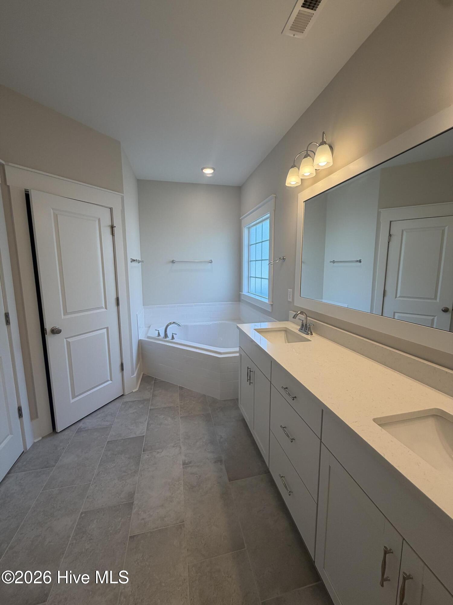 2528 Lakeside Circle Property Photo 32