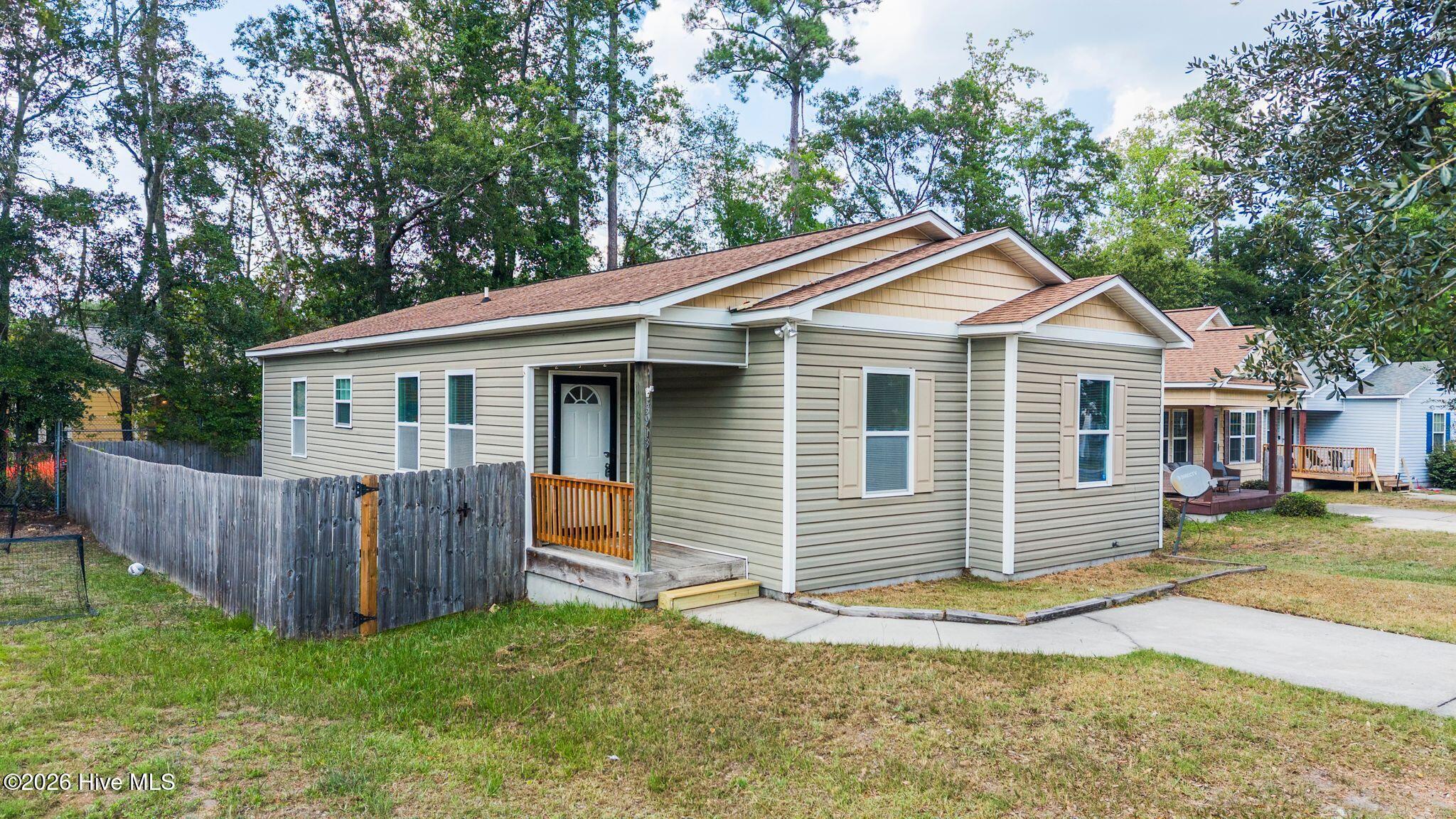 3913 Prices Lane Property Photo 6