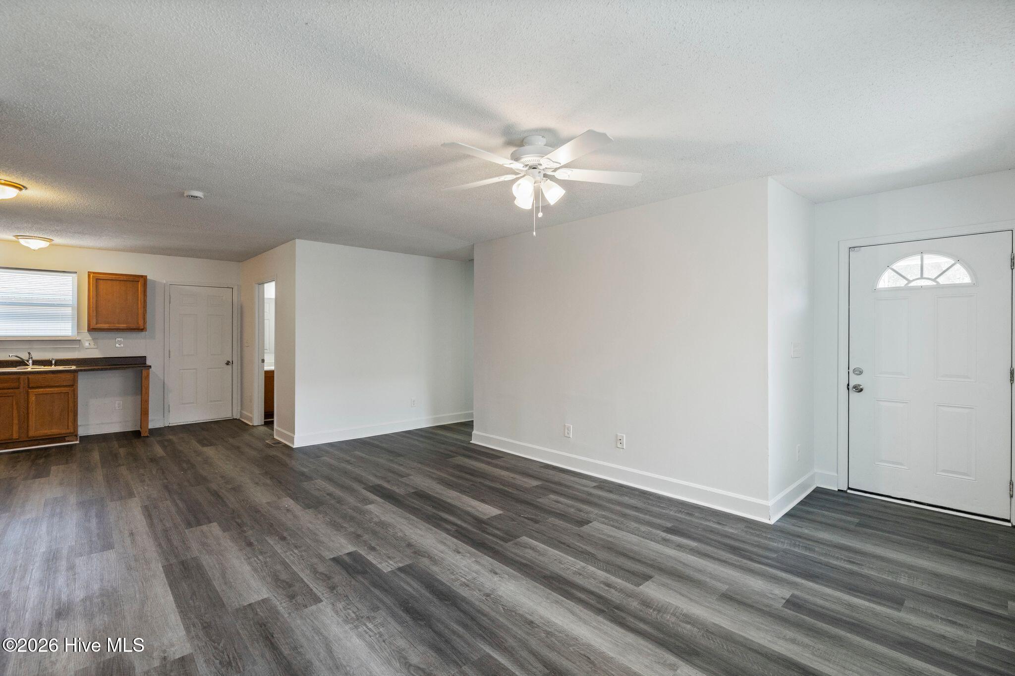 3913 Prices Lane Property Photo 8