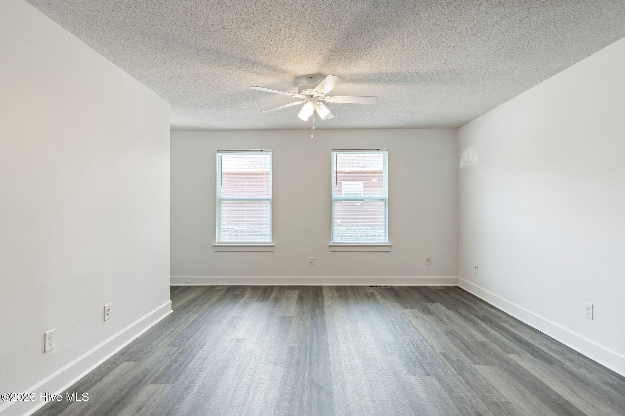 3913 Prices Lane Property Photo 9