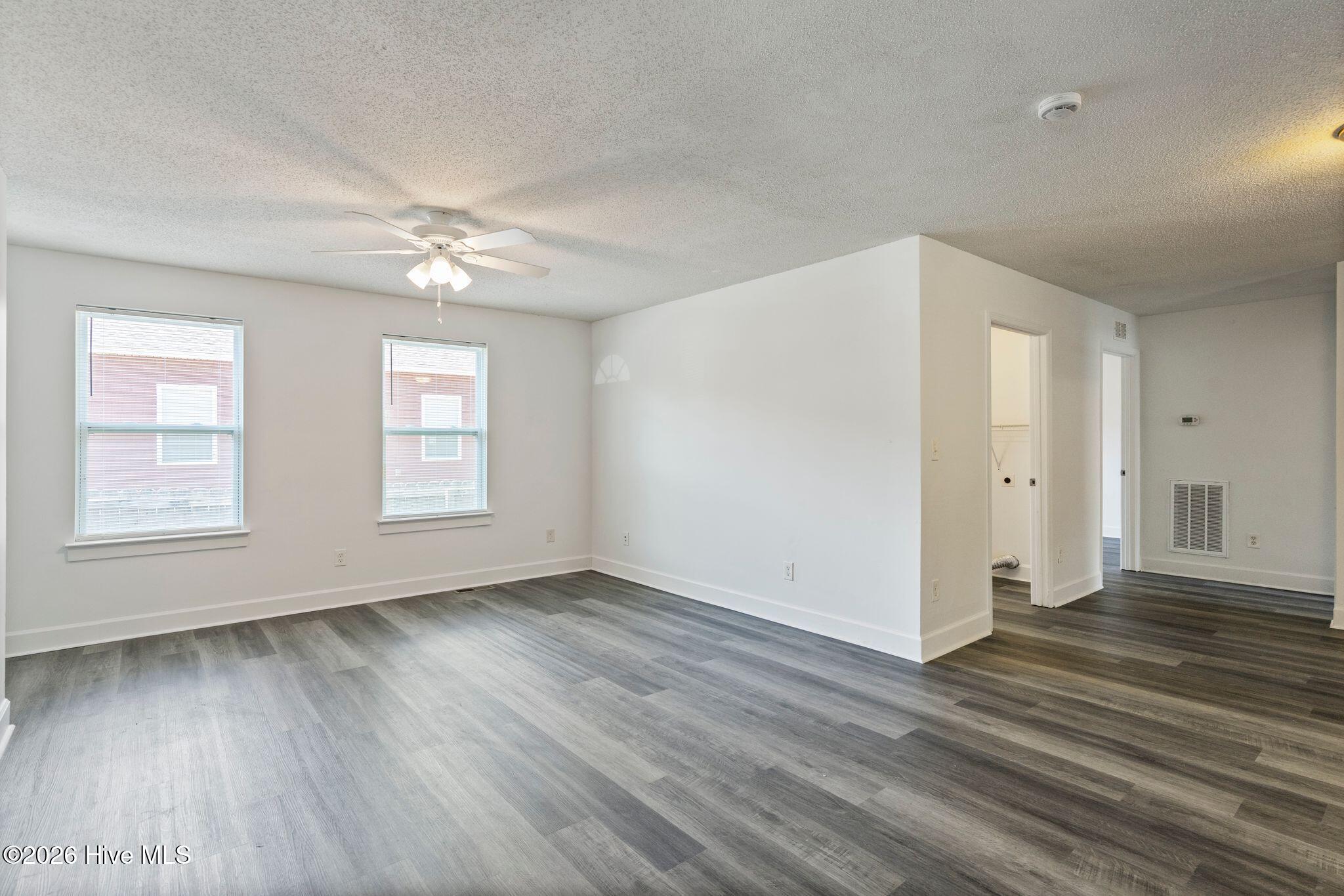 3913 Prices Lane Property Photo 10