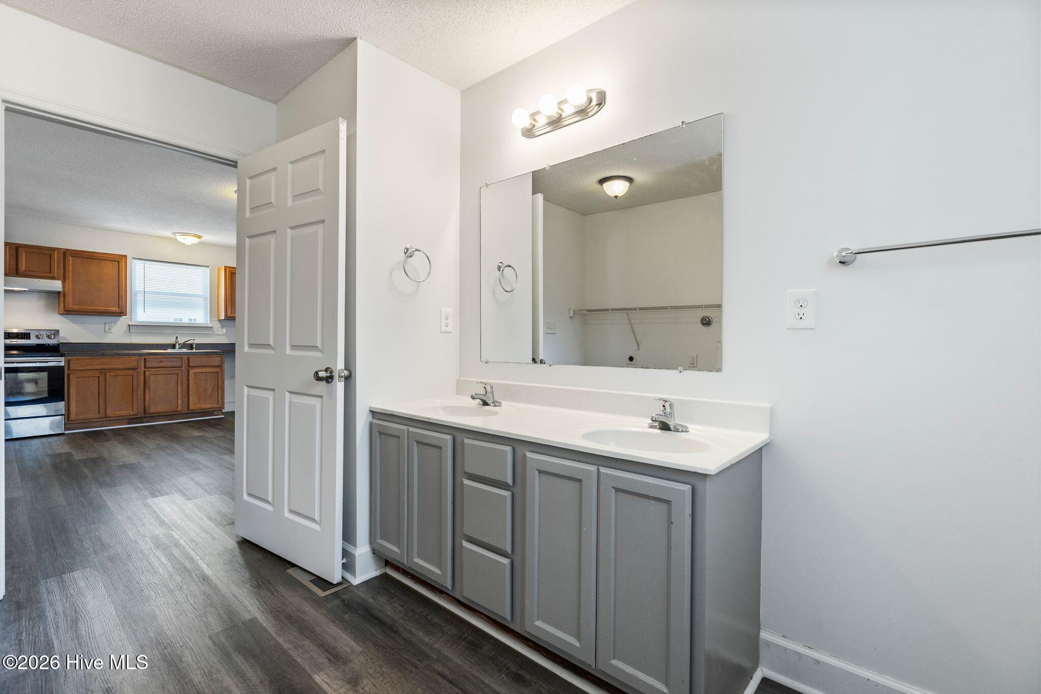 3913 Prices Lane Property Photo 29
