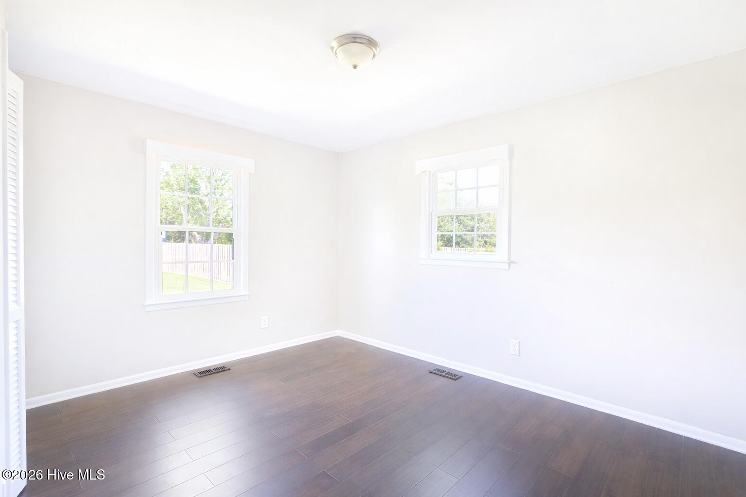 685 Edens Lane Property Photo 19