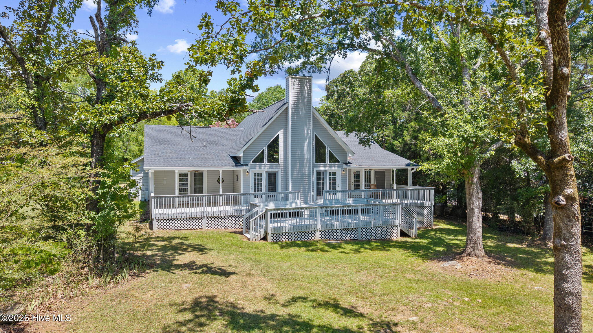 1046 Elm Drive Property Photo 2