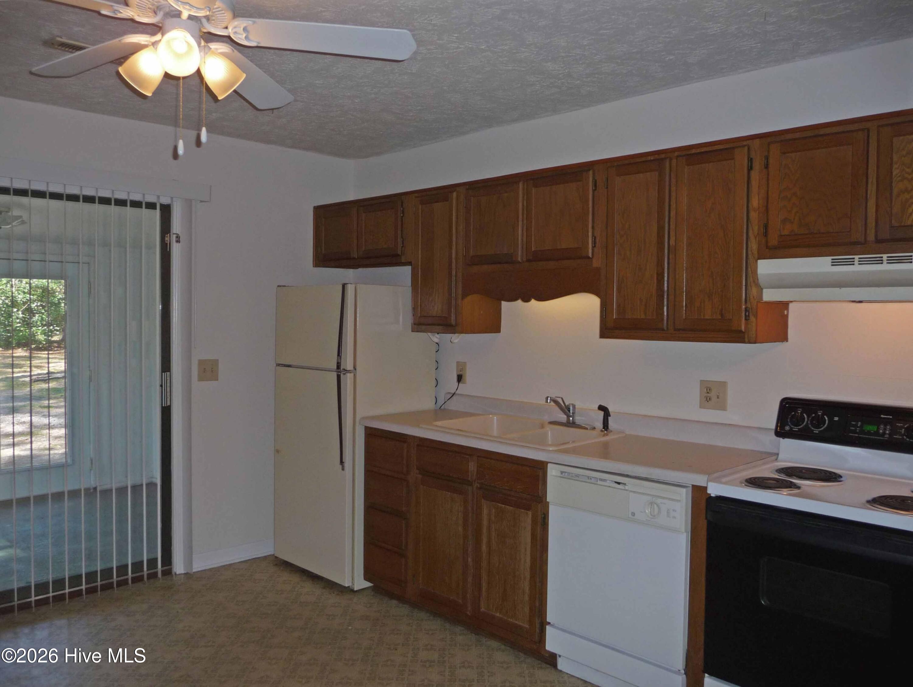 407 Lennon Drive Property Photo 6
