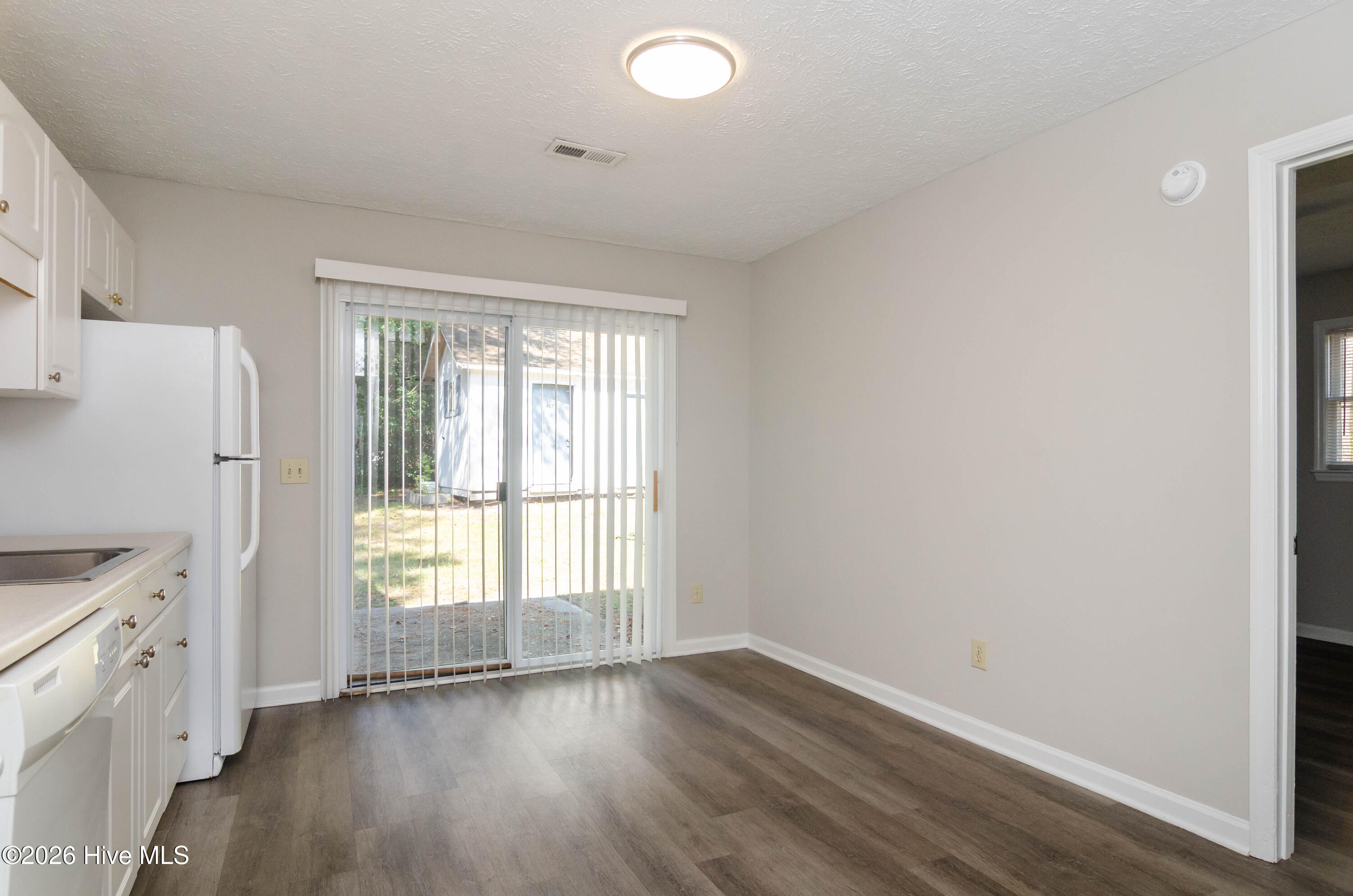 407 Lennon Drive Property Photo 6