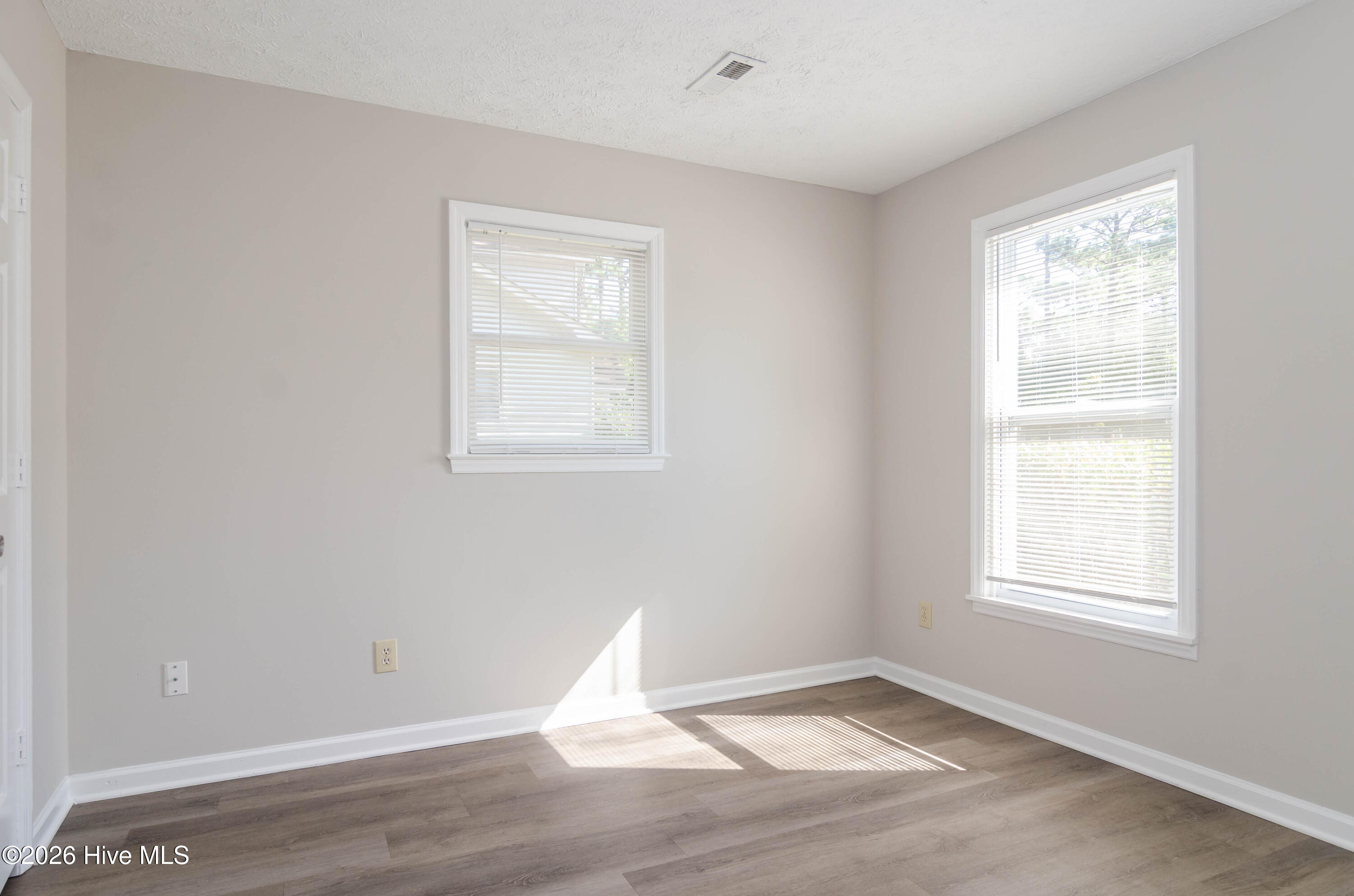 407 Lennon Drive Property Photo 12