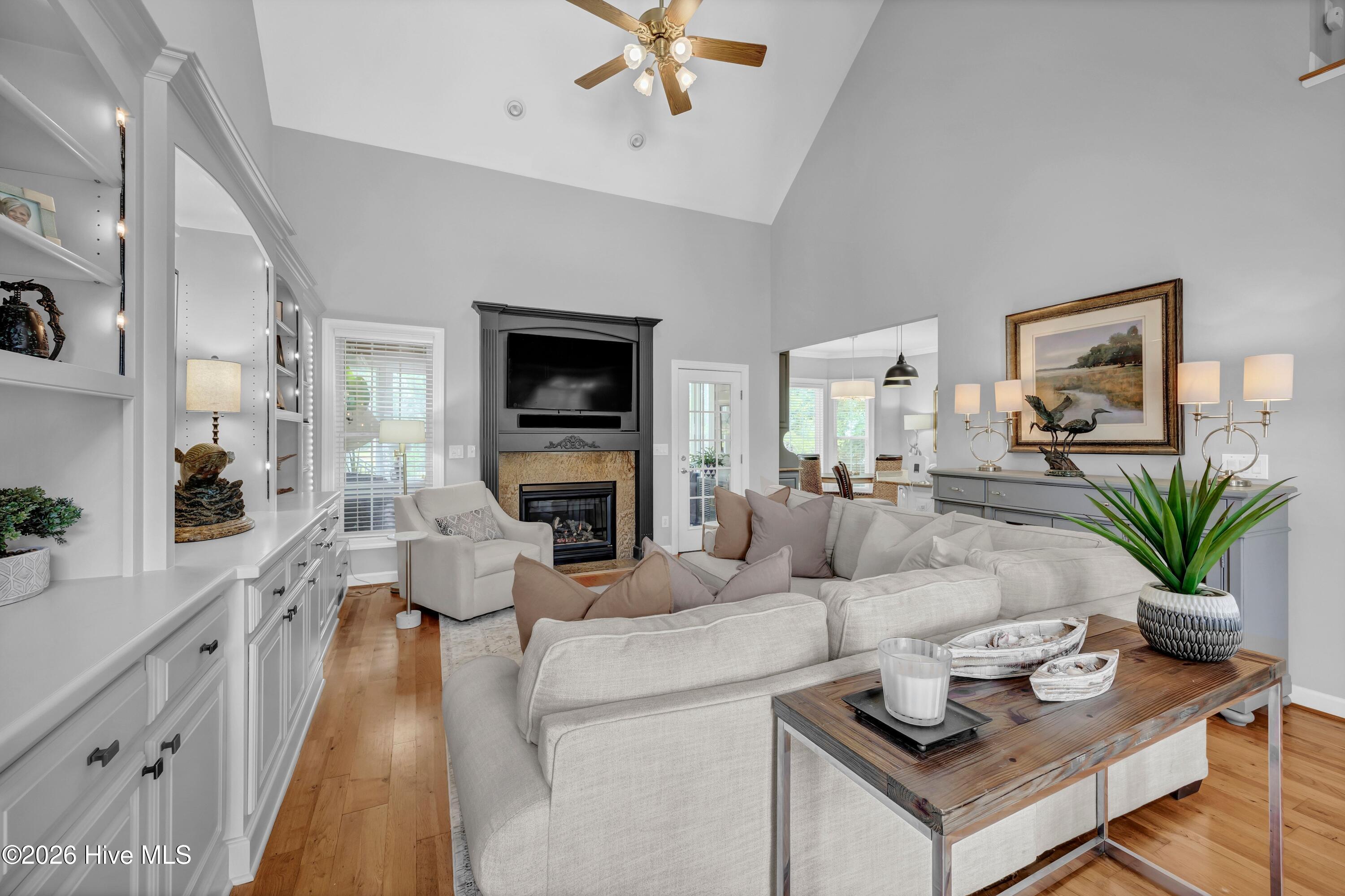 1530 Turnberry Lane Se Property Photo 5