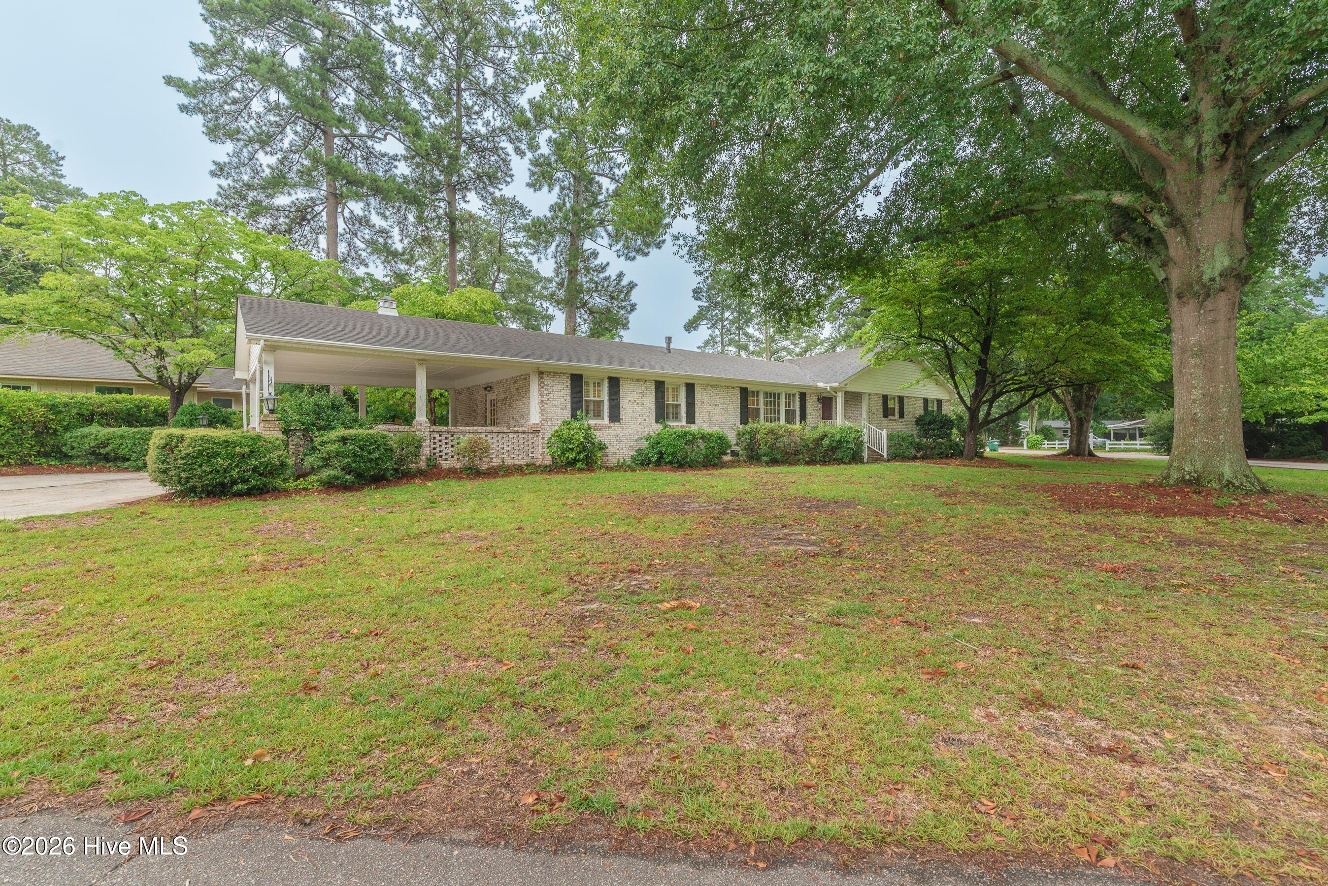 1471 Nottingham Drive Se Property Photo 3