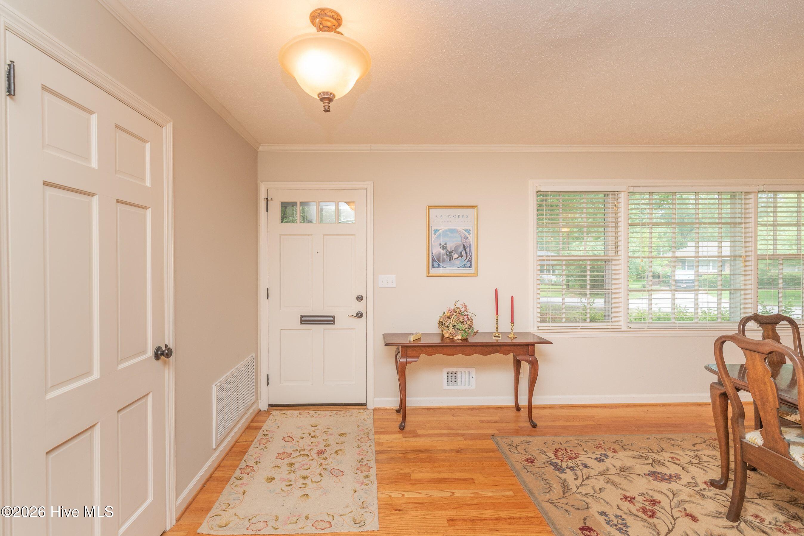 1471 Nottingham Drive Se Property Photo 8