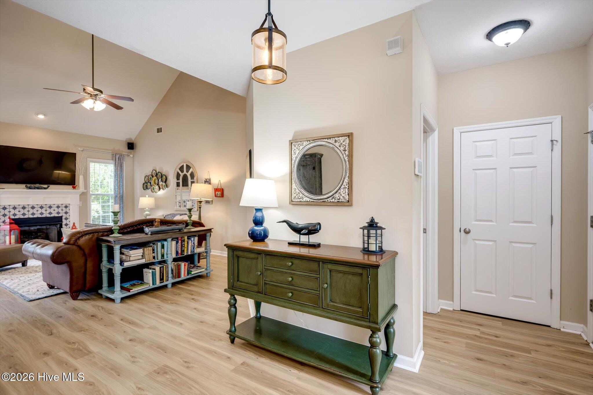 1104 Hunters Cove Property Photo 4
