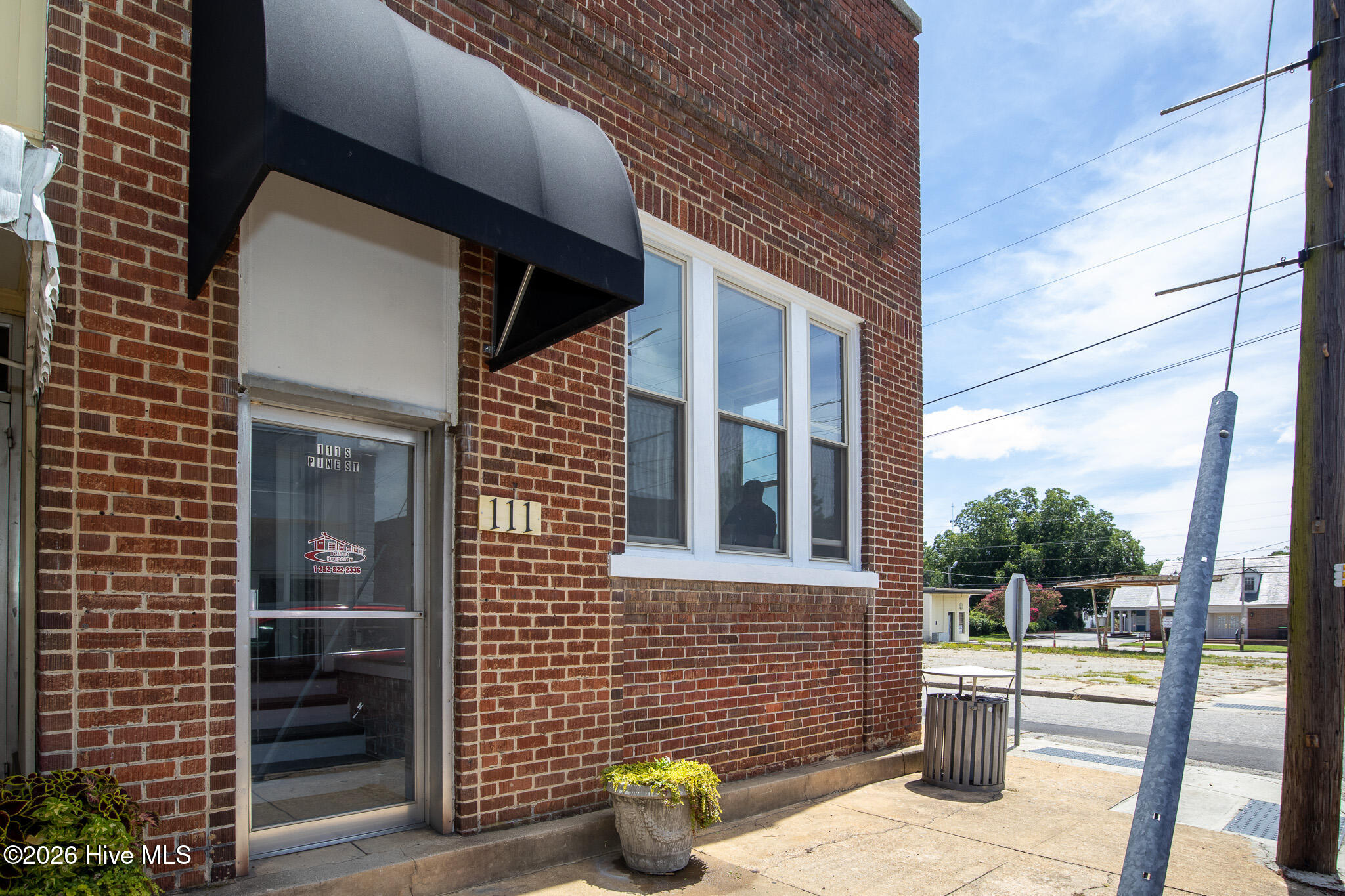 111 S Pine Street Property Photo 1