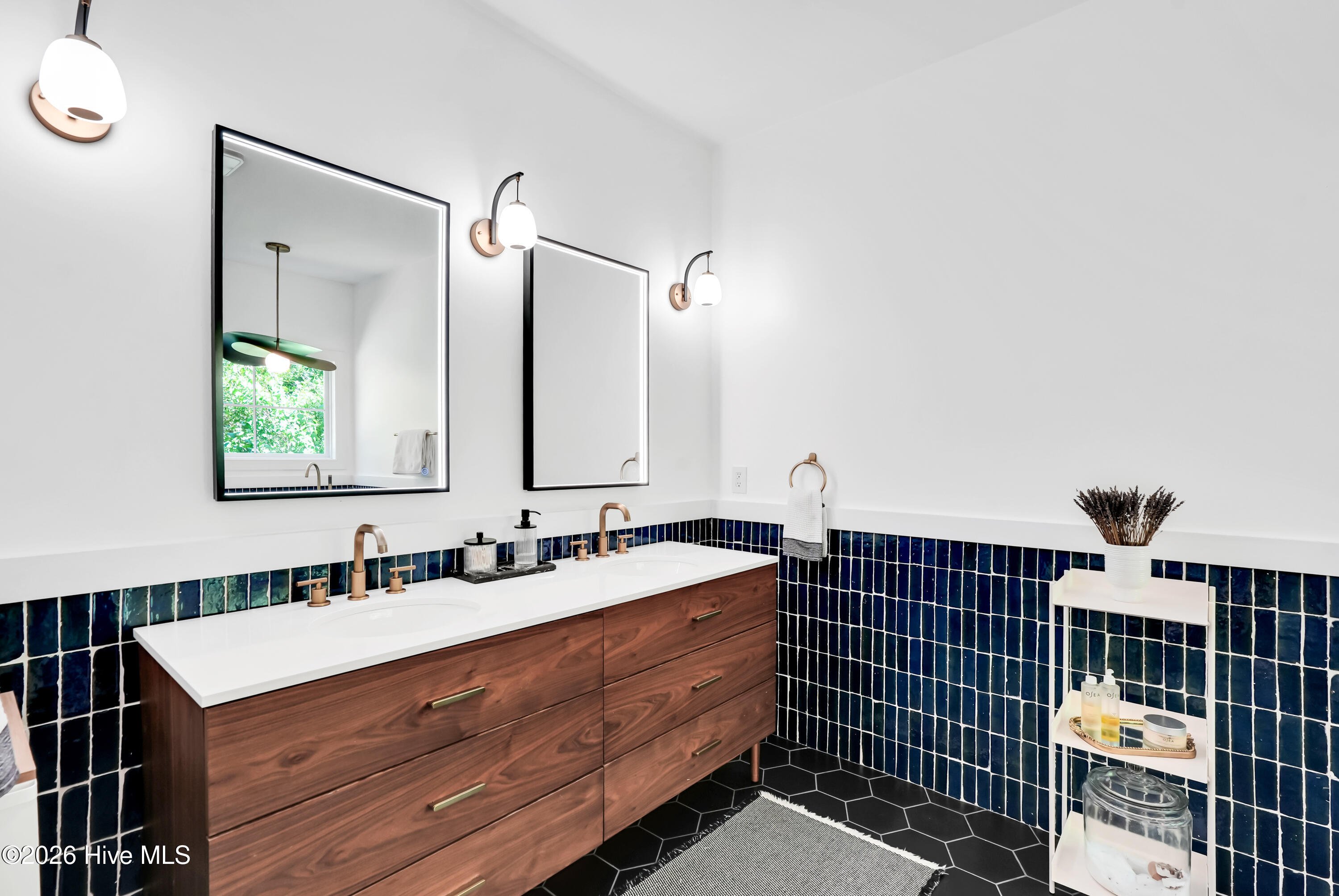 7729 Bonaventure Drive Property Photo 28
