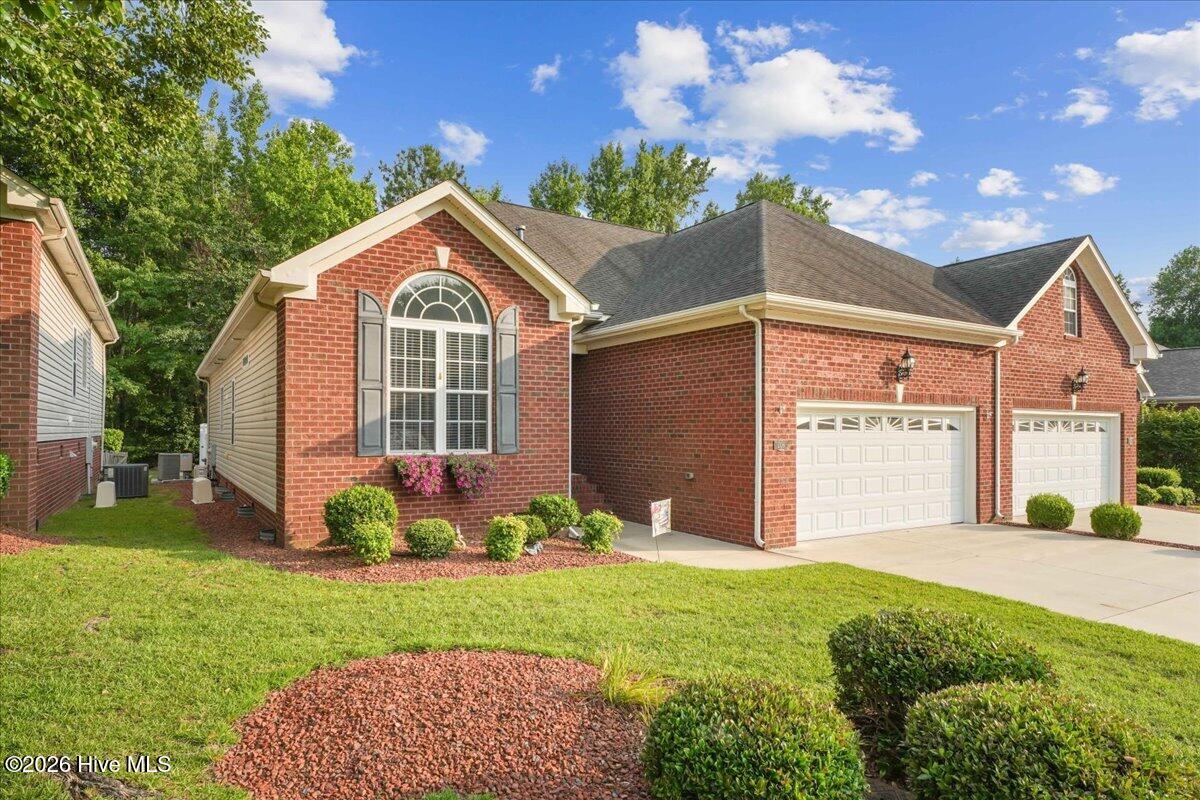 208 Commonsgate Drive Property Photo 3