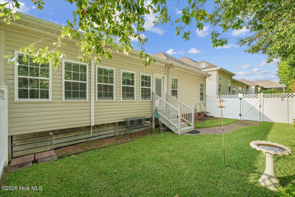 208 Commonsgate Drive Property Photo 7