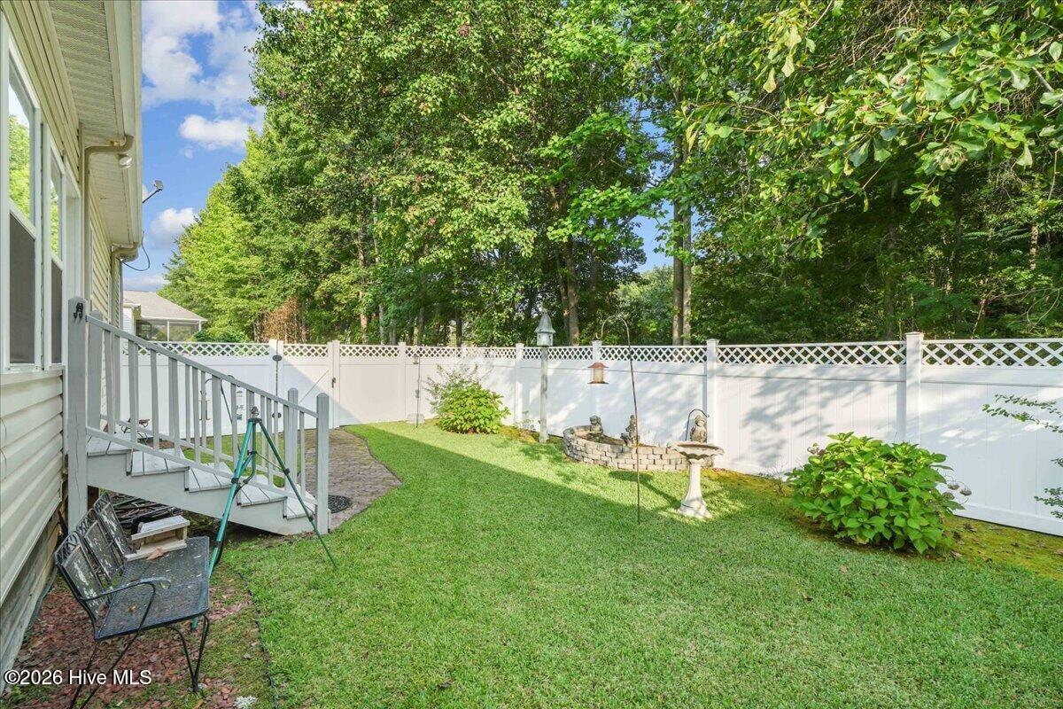 208 Commonsgate Drive Property Photo 8