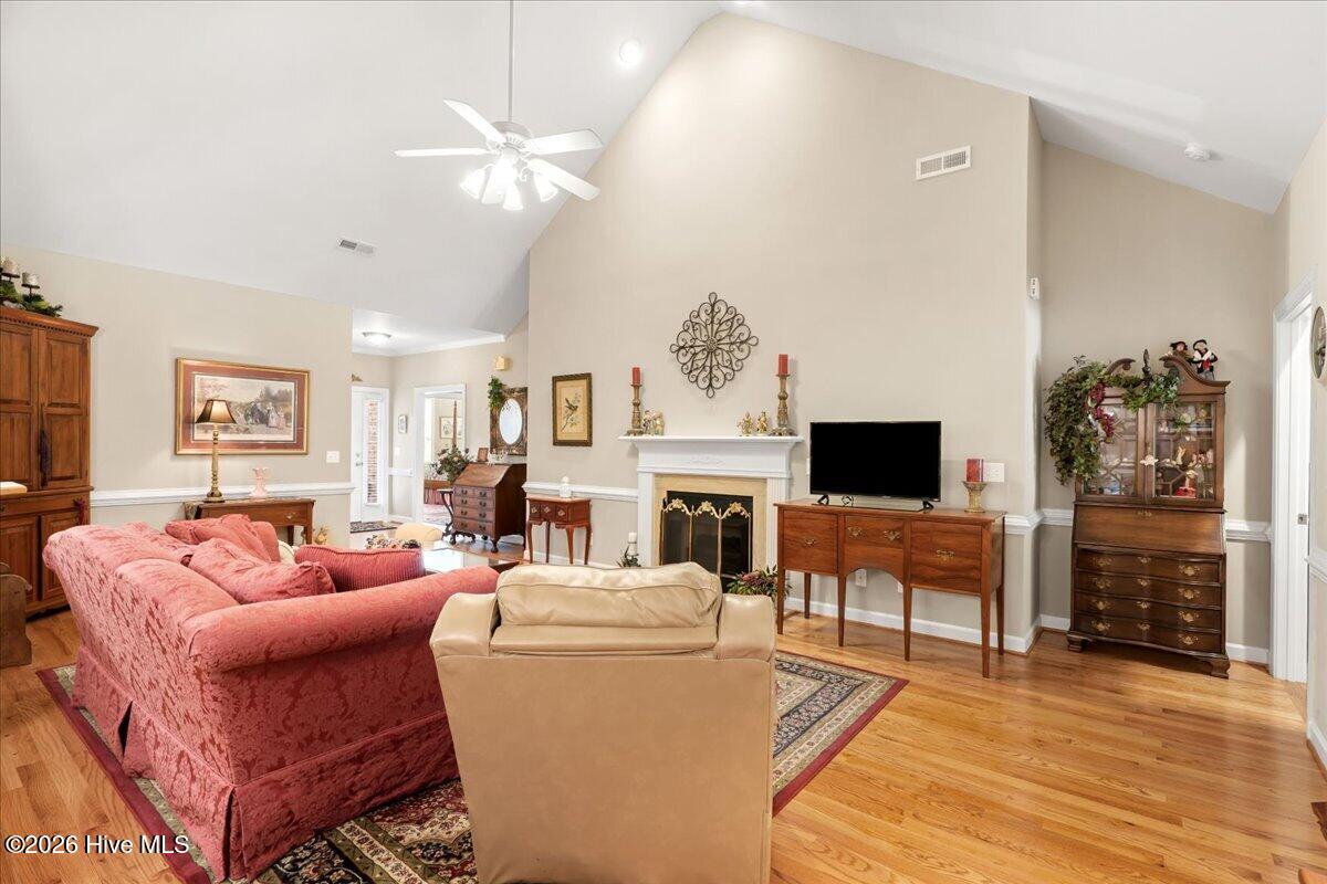 208 Commonsgate Drive Property Photo 14