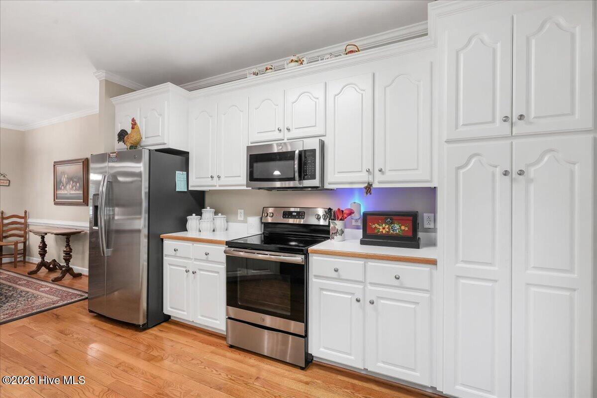 208 Commonsgate Drive Property Photo 17