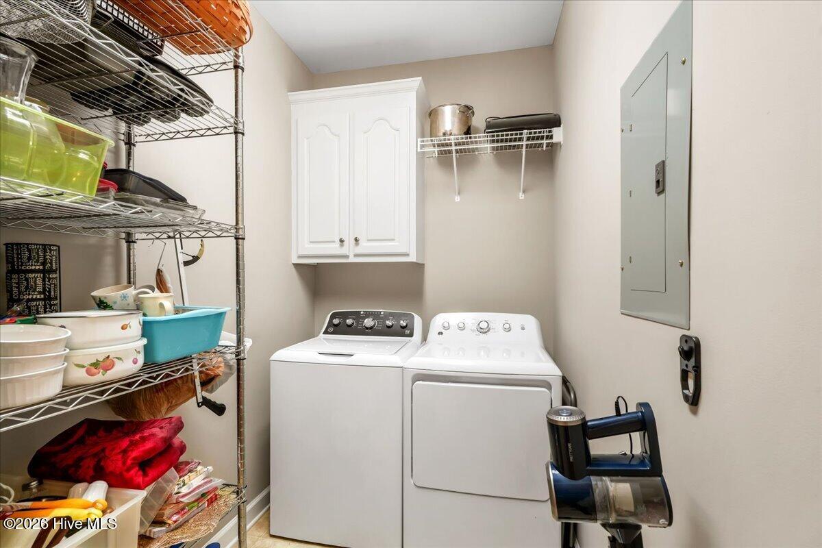 208 Commonsgate Drive Property Photo 28