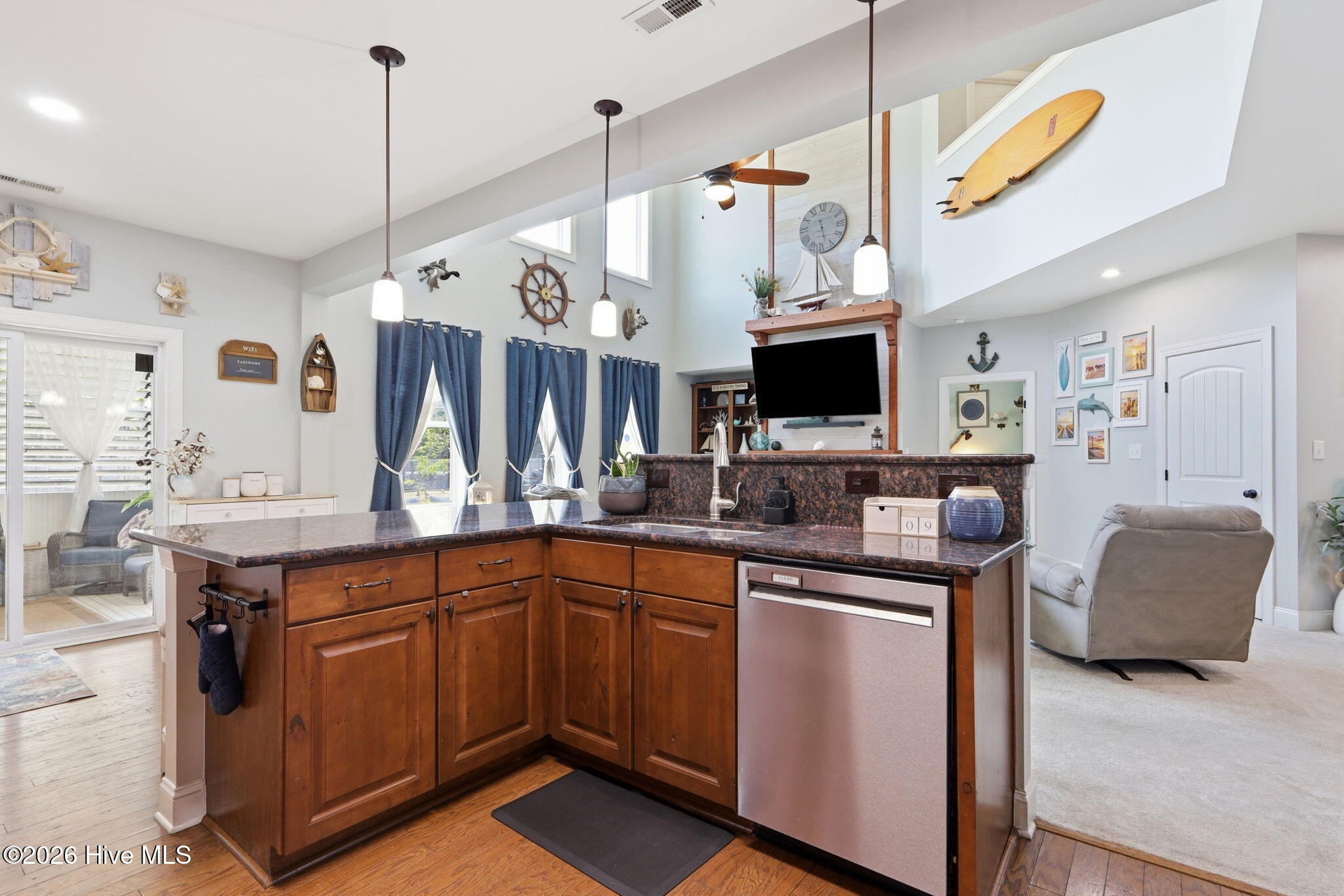 402 Canoe Lane Property Photo 14