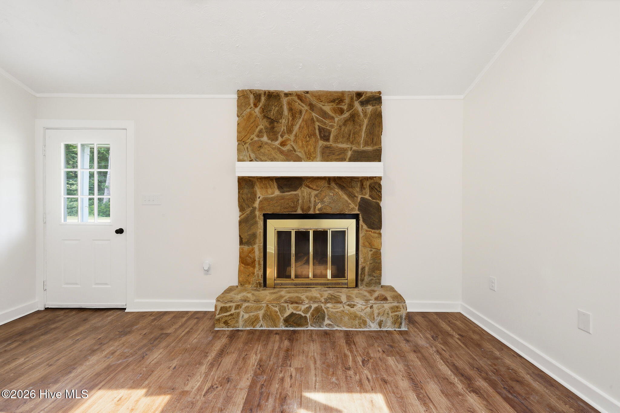 325 Miller Boulevard Property Photo 4