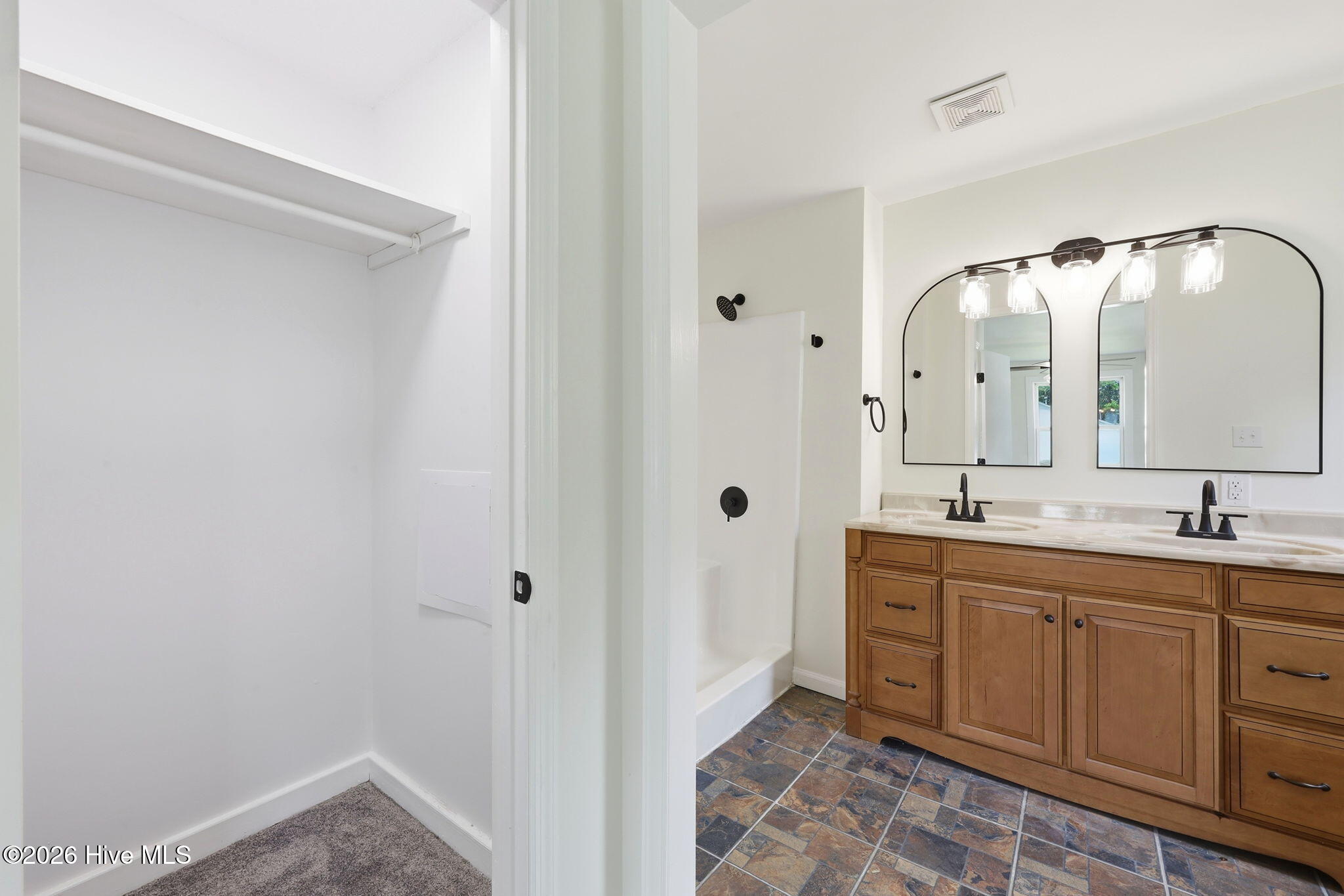 325 Miller Boulevard Property Photo 27