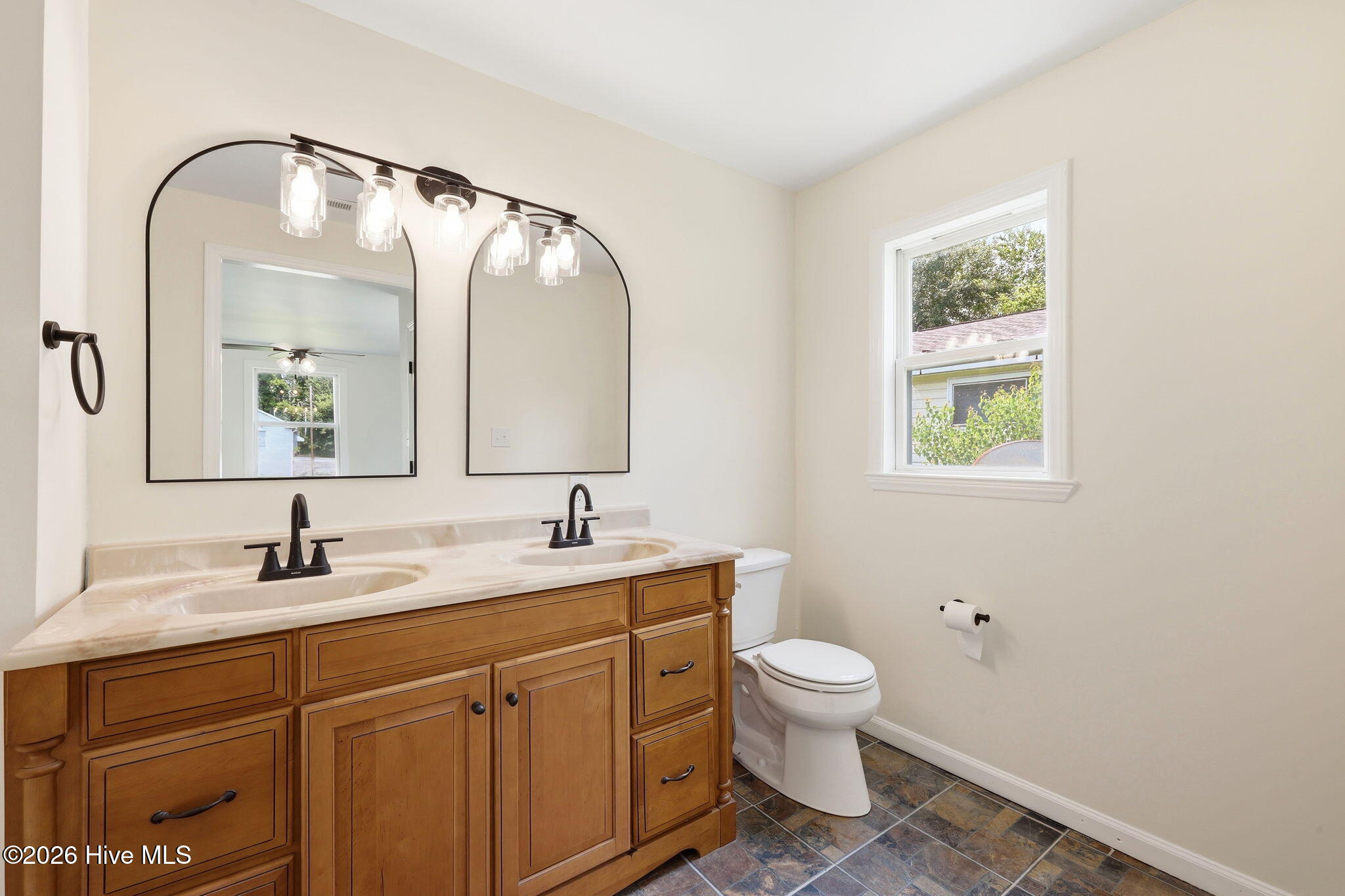 325 Miller Boulevard Property Photo 29