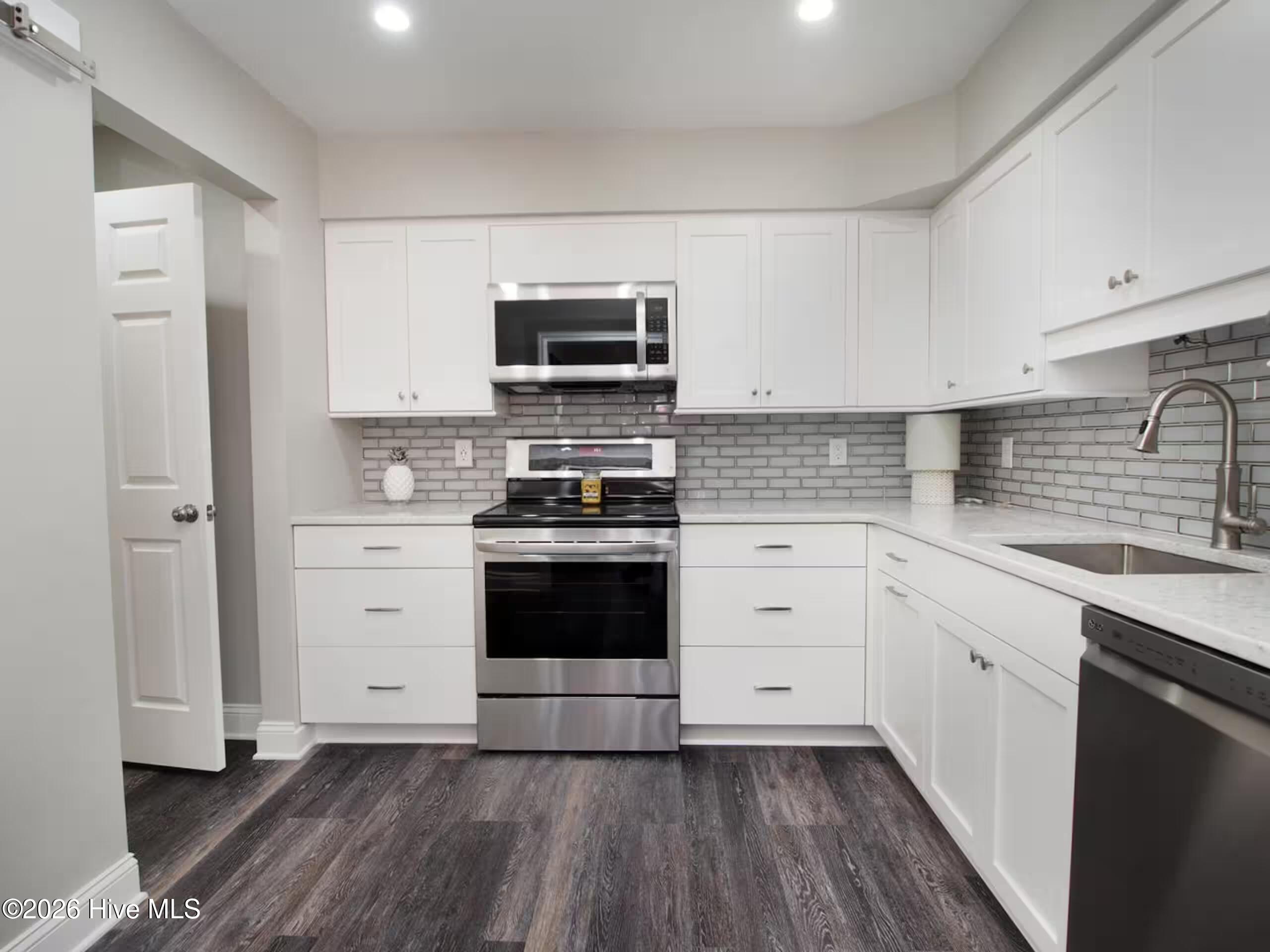 9265 Us 15-501 Highway 17b Road Property Photo 6
