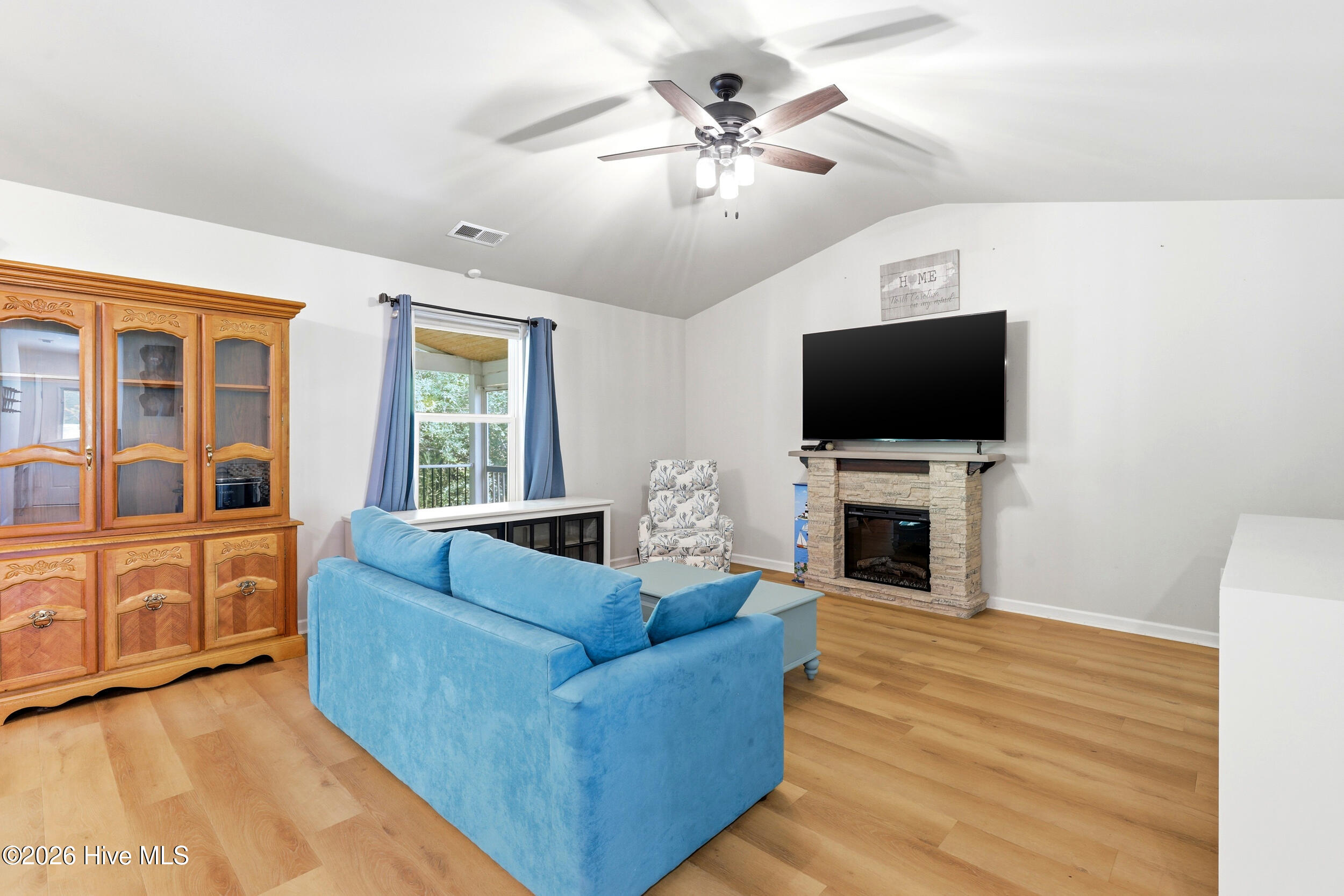 530 Poppleton Drive Property Photo 6