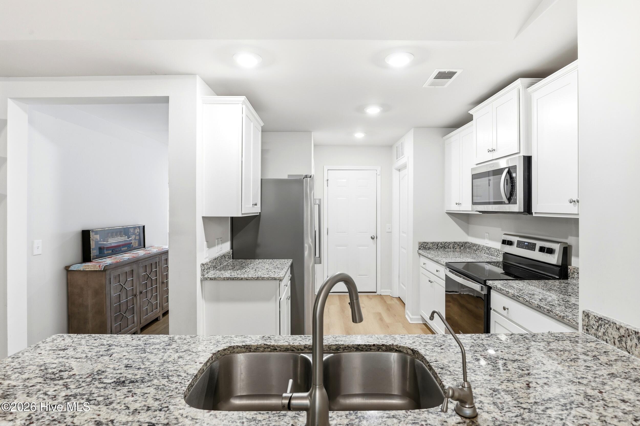 530 Poppleton Drive Property Photo 12
