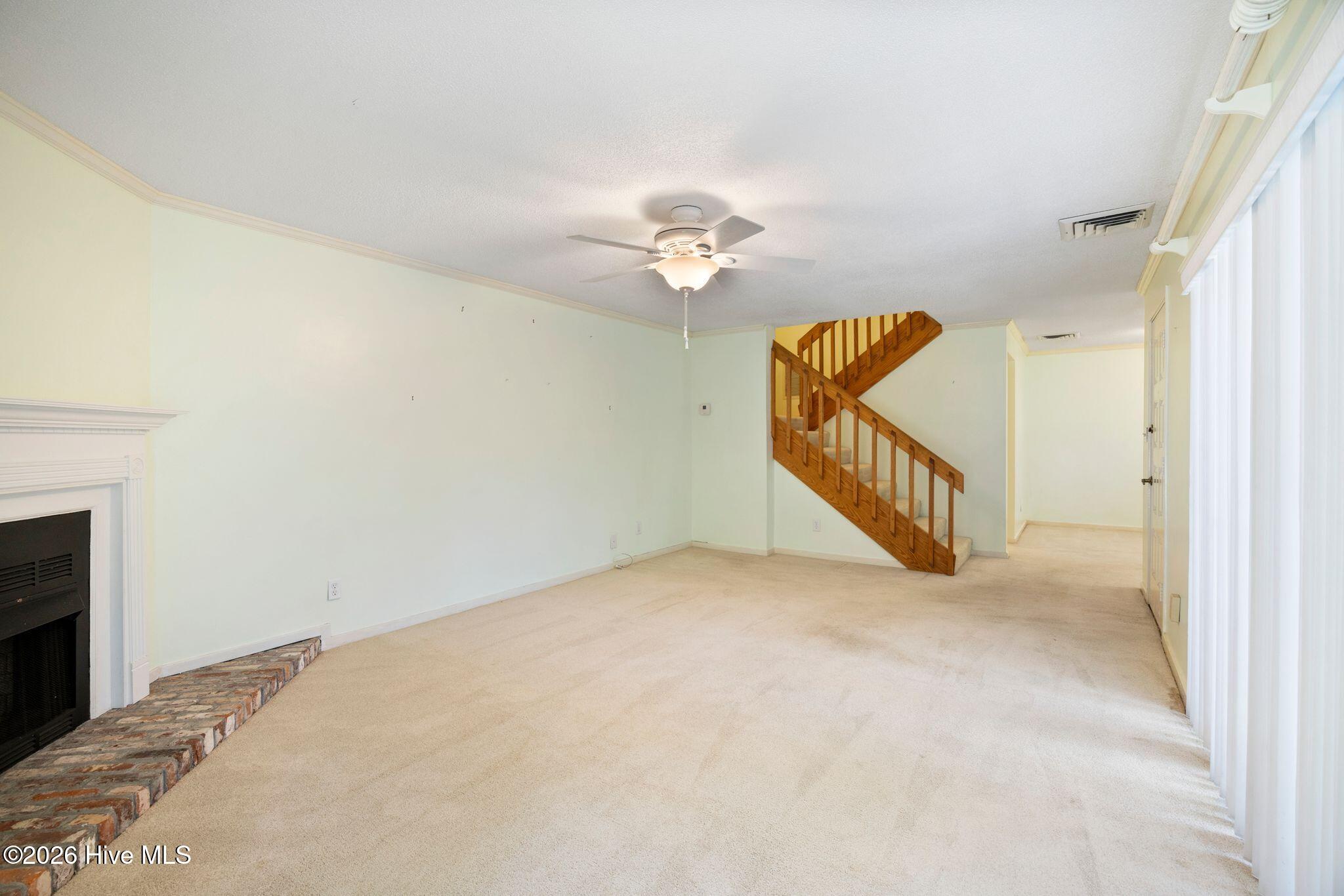 2029 Albert Circle Property Photo 8