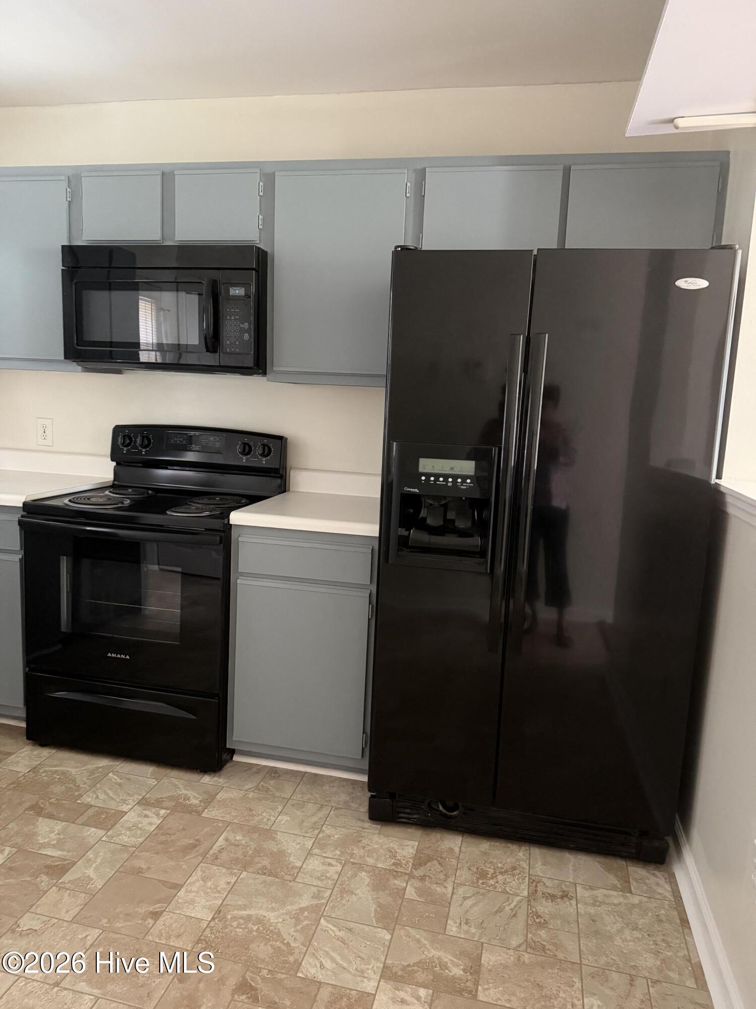 300 Pinegrove Court Property Photo 11
