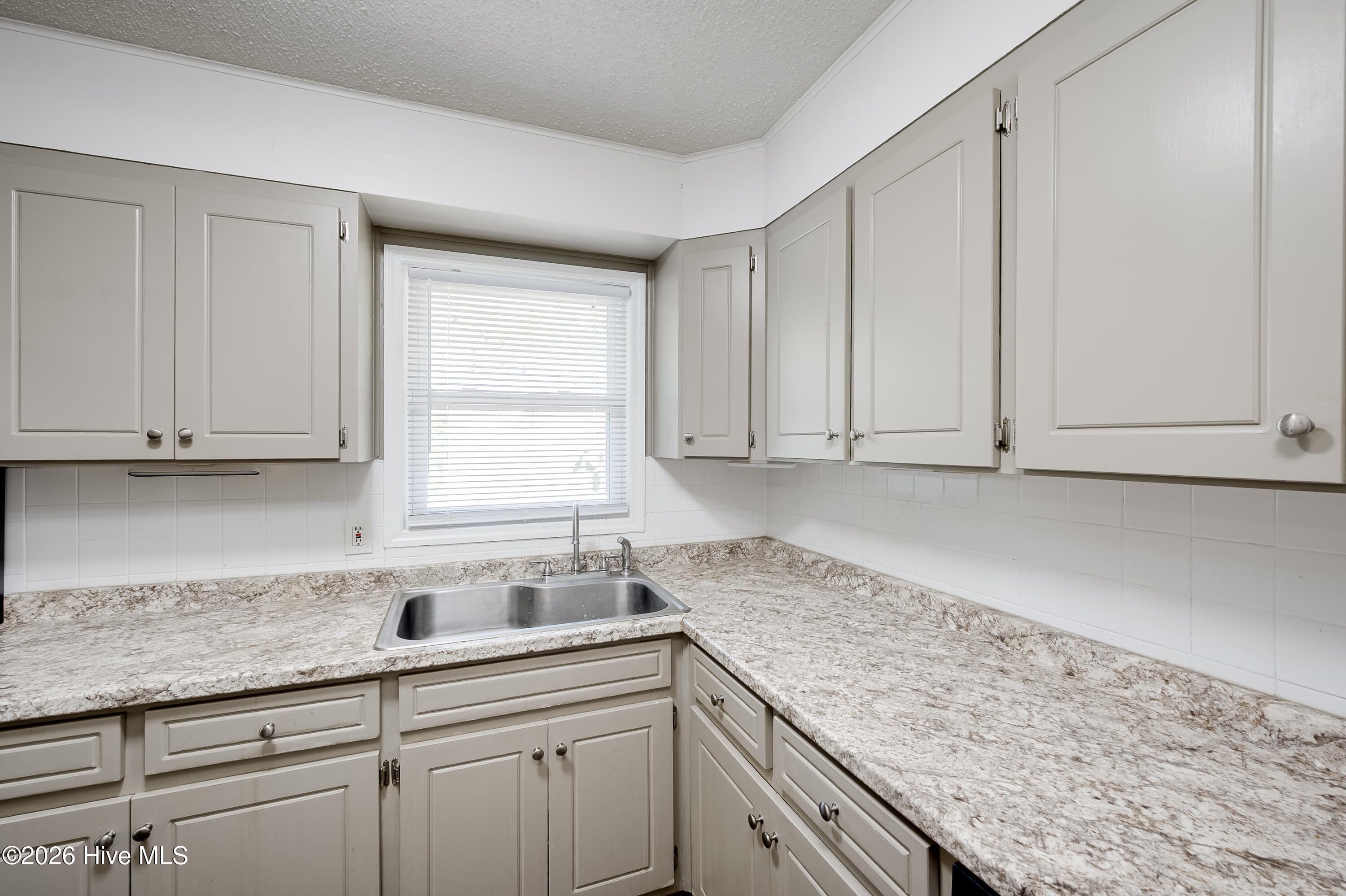 2107 Faircrest Avenue A Property Photo 5