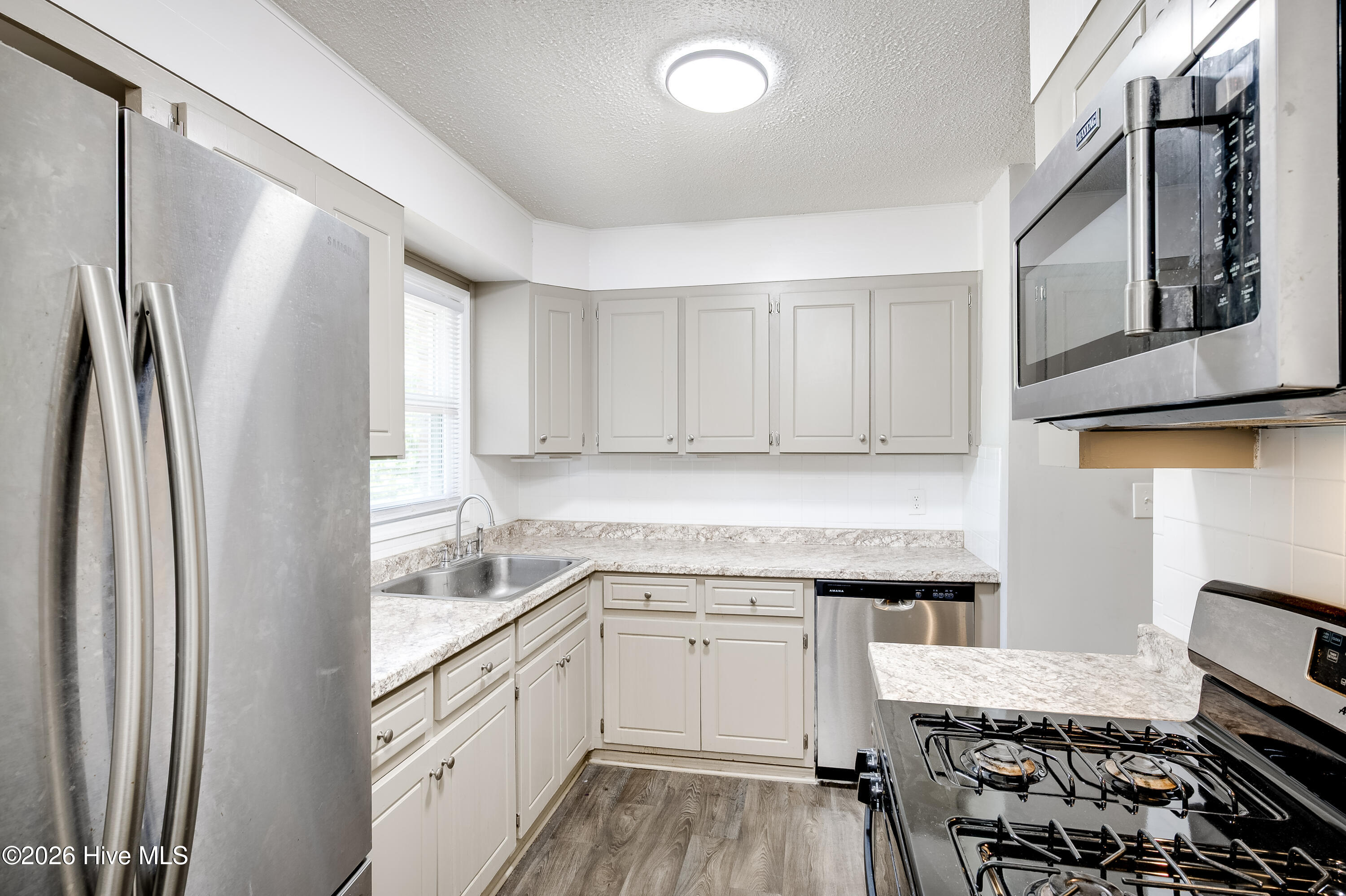 2107 Faircrest Avenue A Property Photo 6
