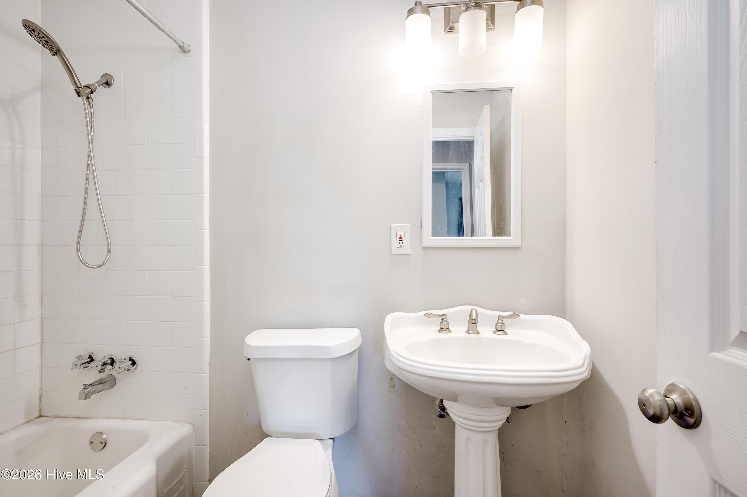 2107 Faircrest Avenue A Property Photo 10
