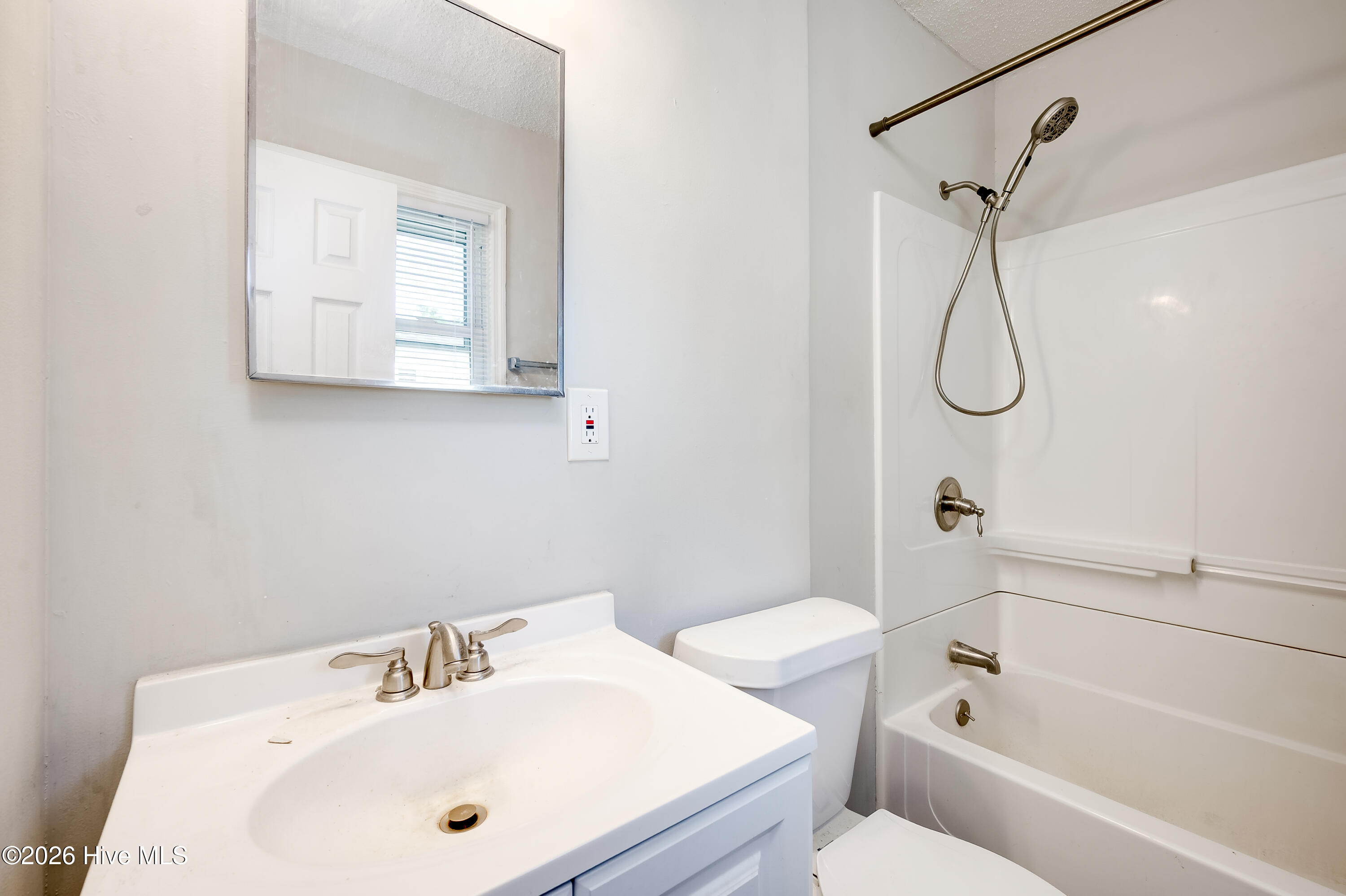 2107 Faircrest Avenue A Property Photo 13