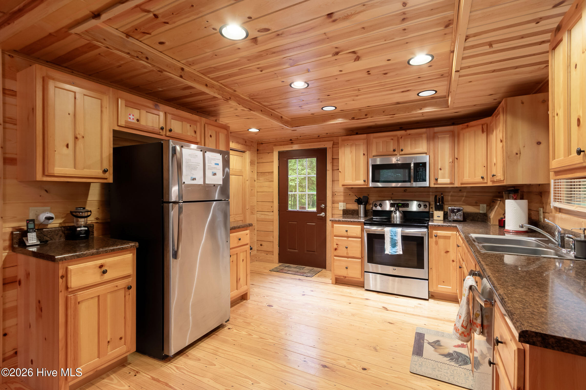 235 Huntington Circle Property Photo 6