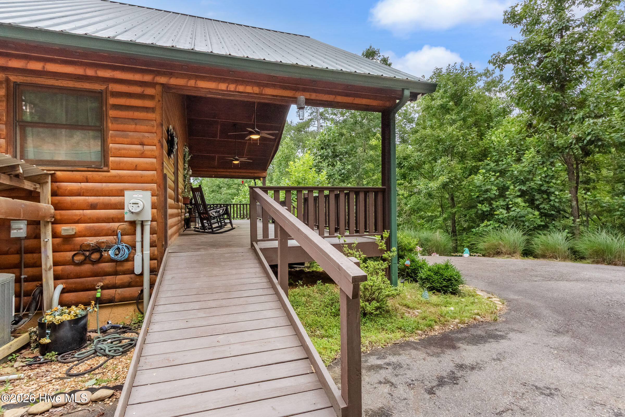 380 Bear Trail Property Photo 4