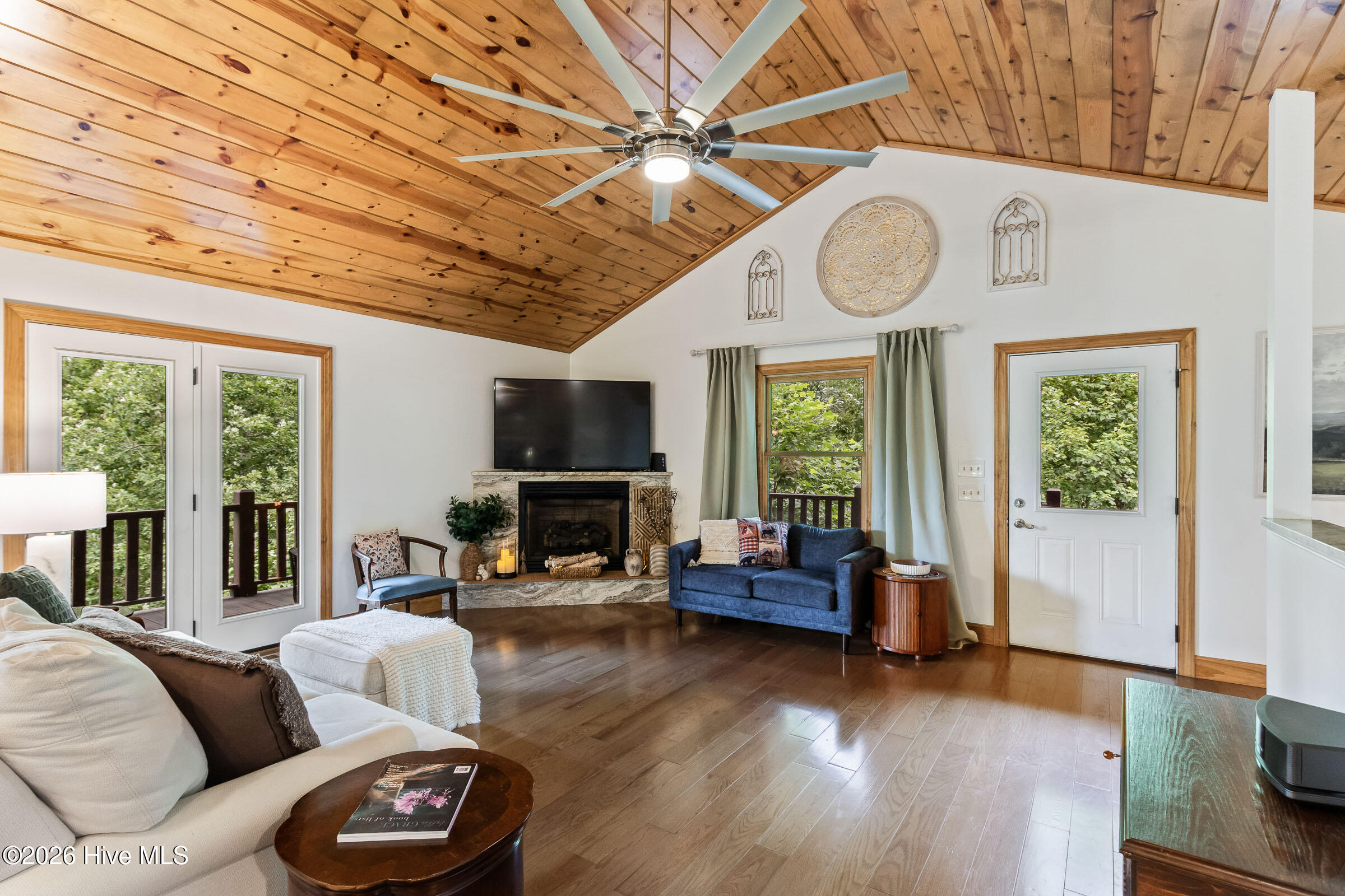 380 Bear Trail Property Photo 8
