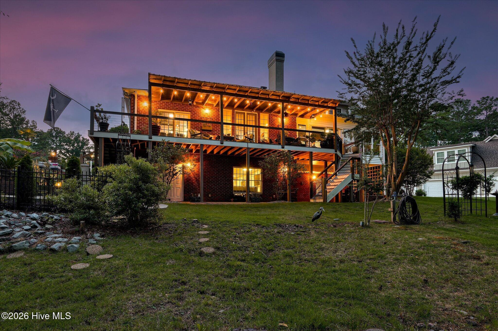 335 Crown Point Property Photo 5
