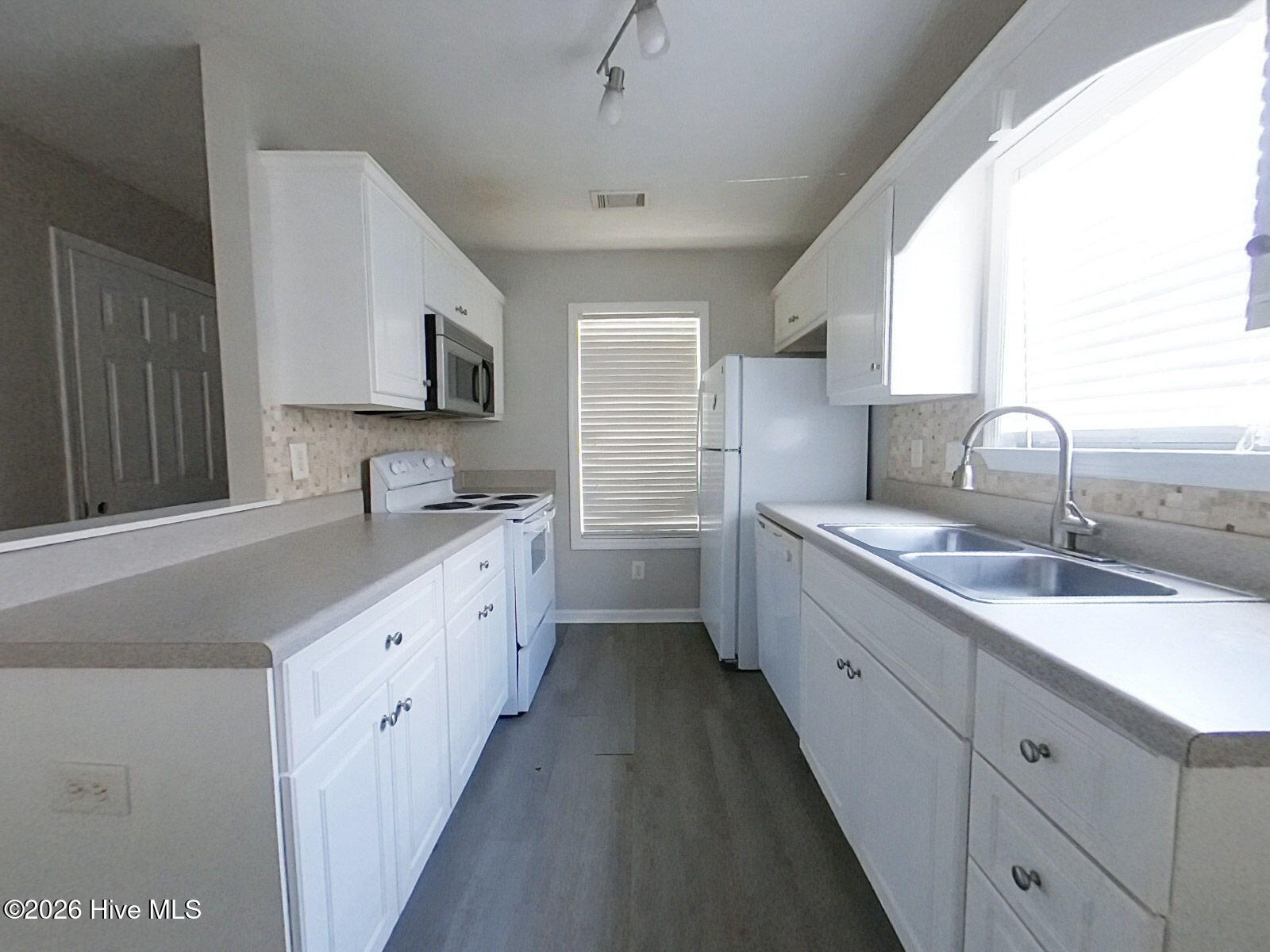 1237 Long Point Drive Property Photo 3