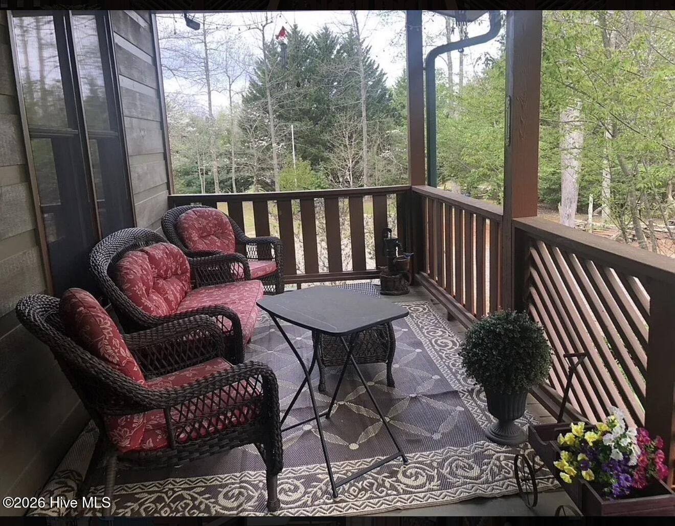 92 Ox Bow Lane Property Photo 3