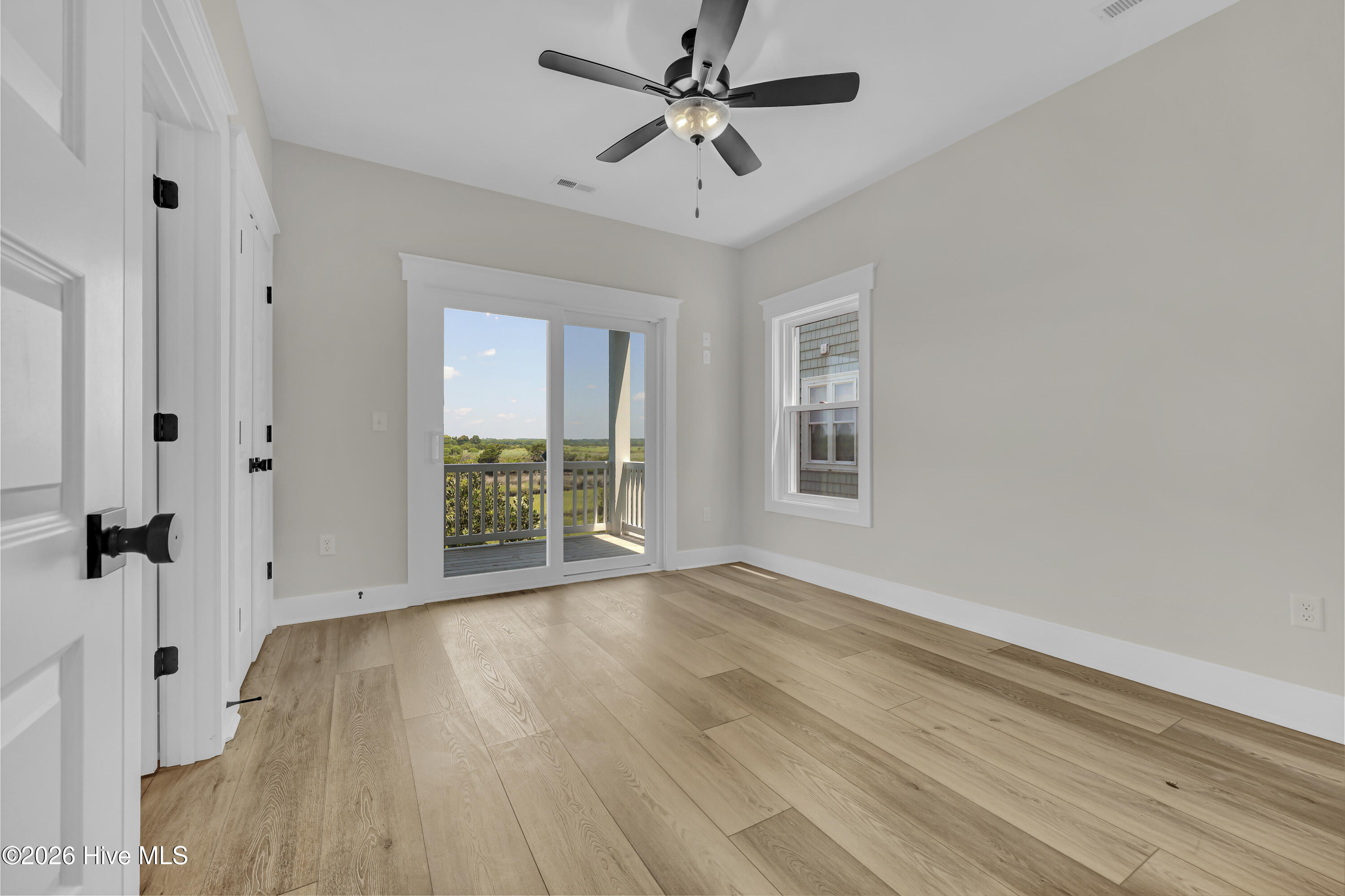 128 Sea Oaks Court Property Photo 9