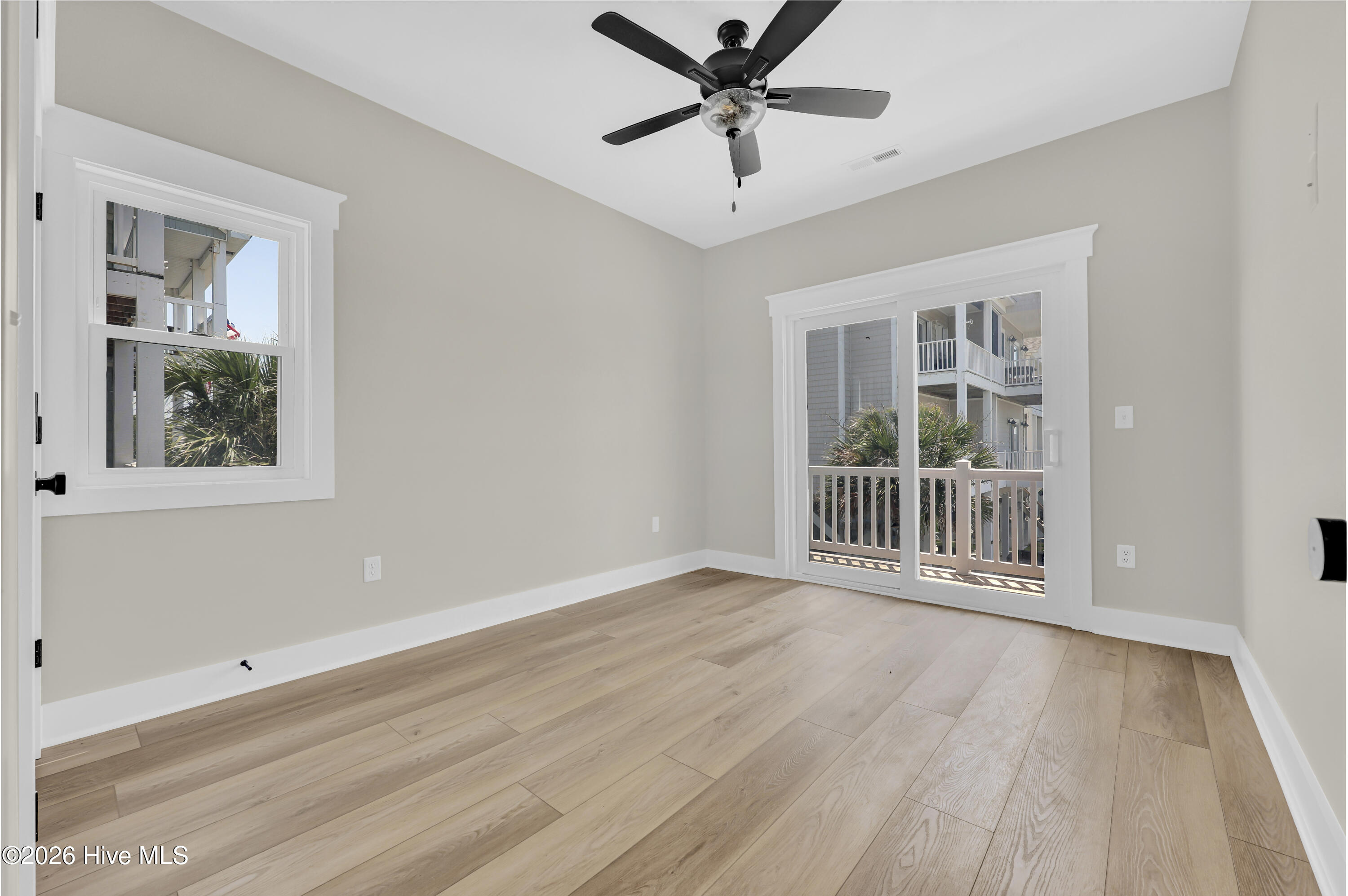 128 Sea Oaks Court Property Photo 14