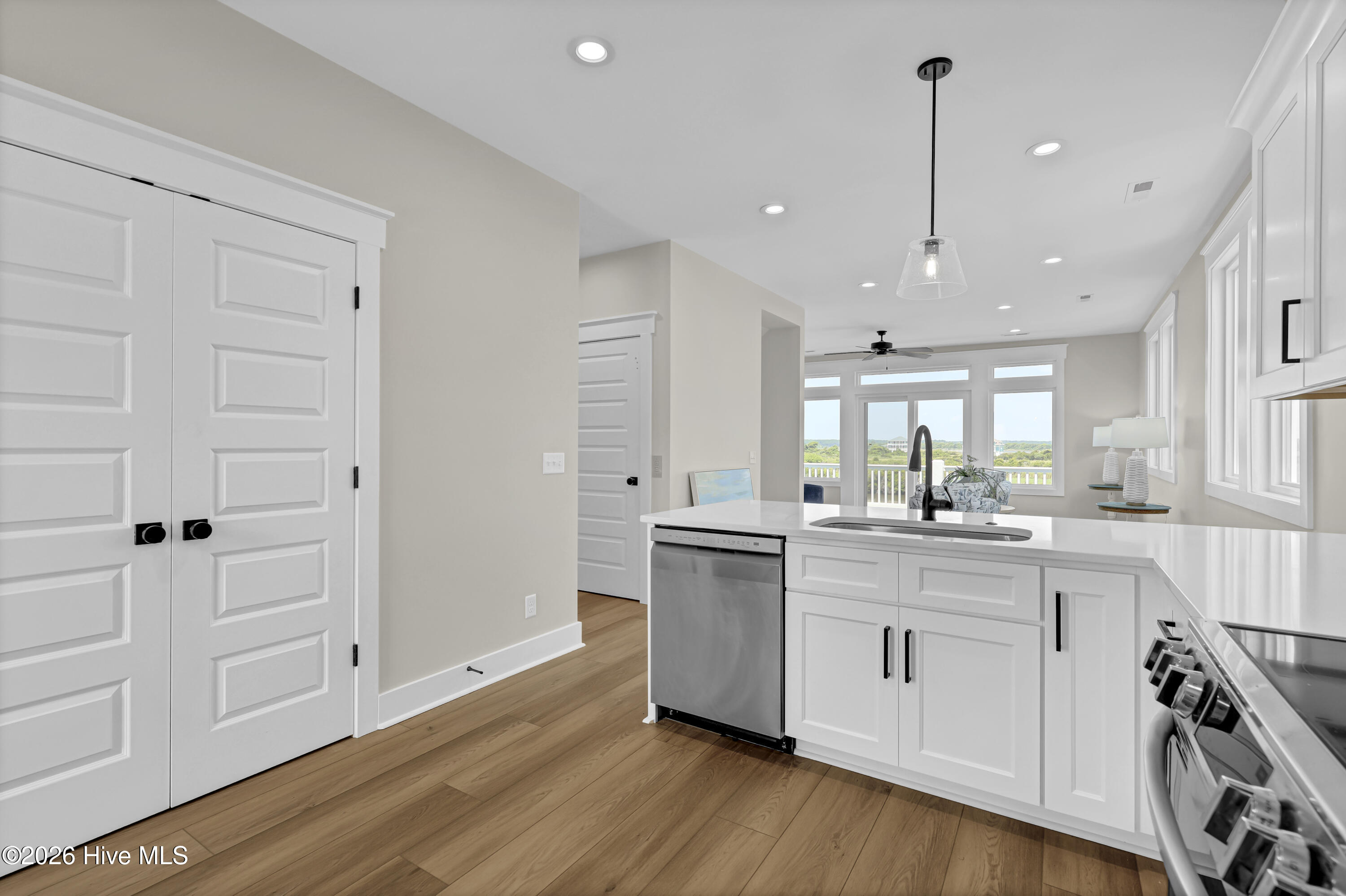 128 Sea Oaks Court Property Photo 23