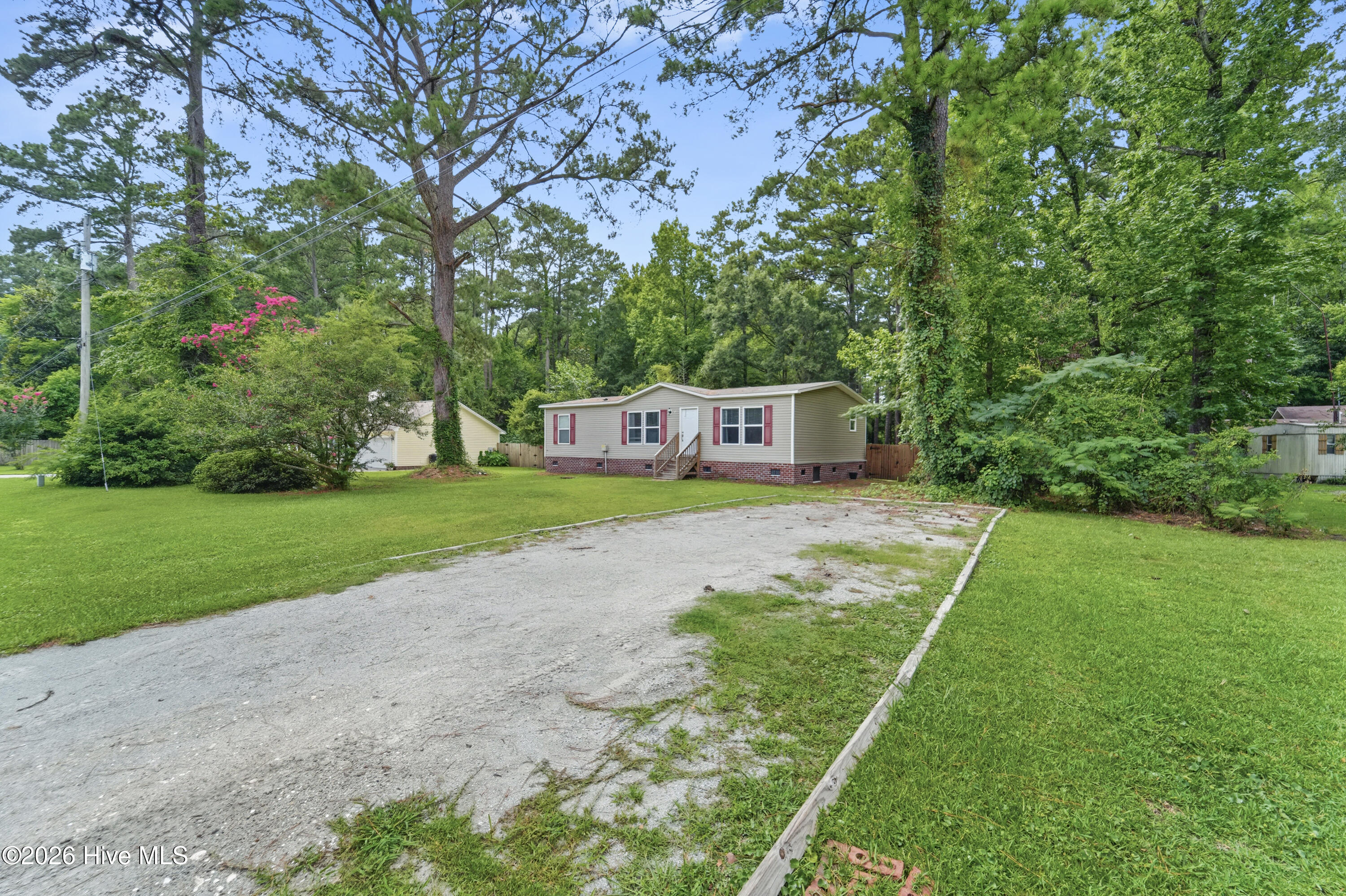 212 Selover Avenue Property Photo 4