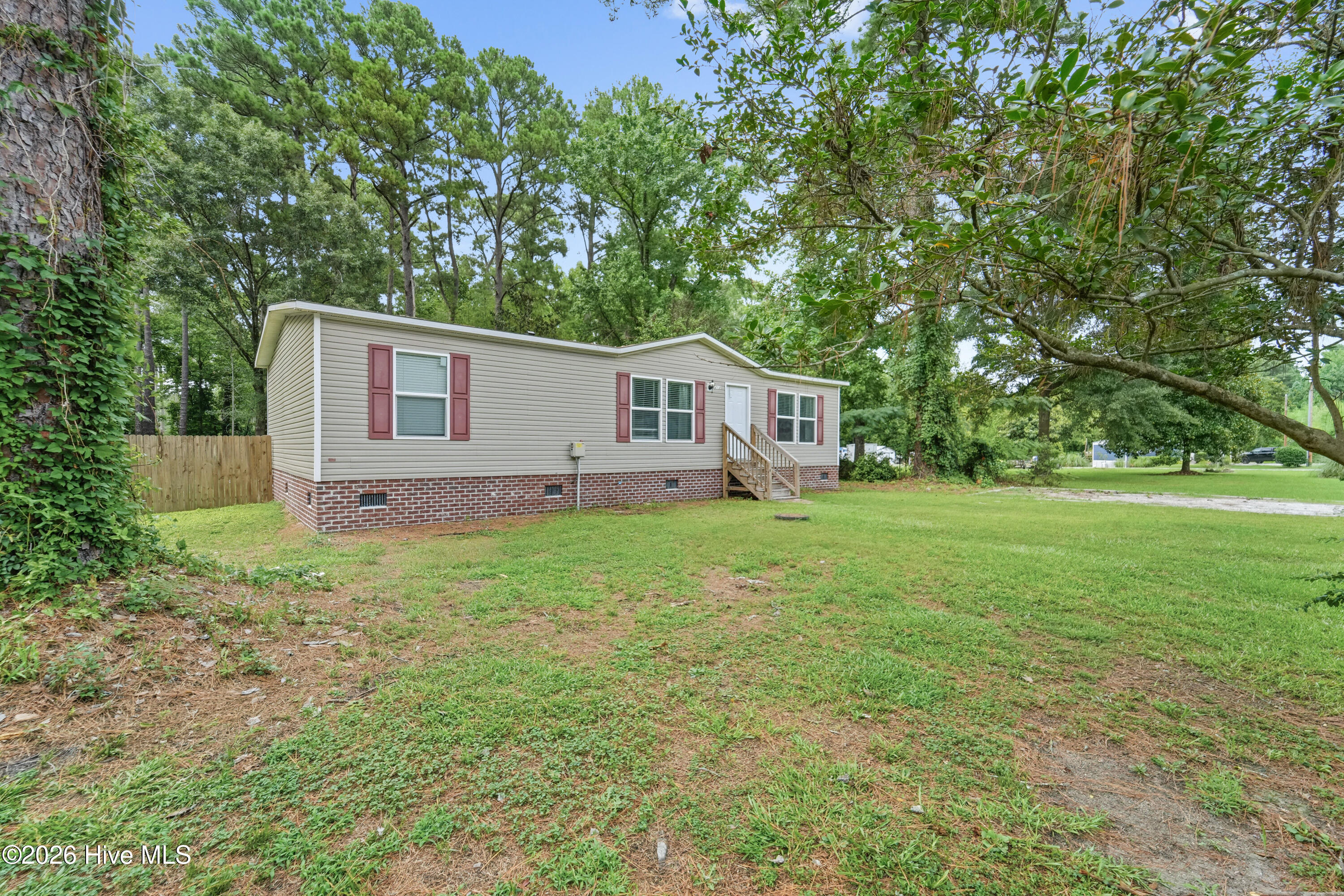 212 Selover Avenue Property Photo 6